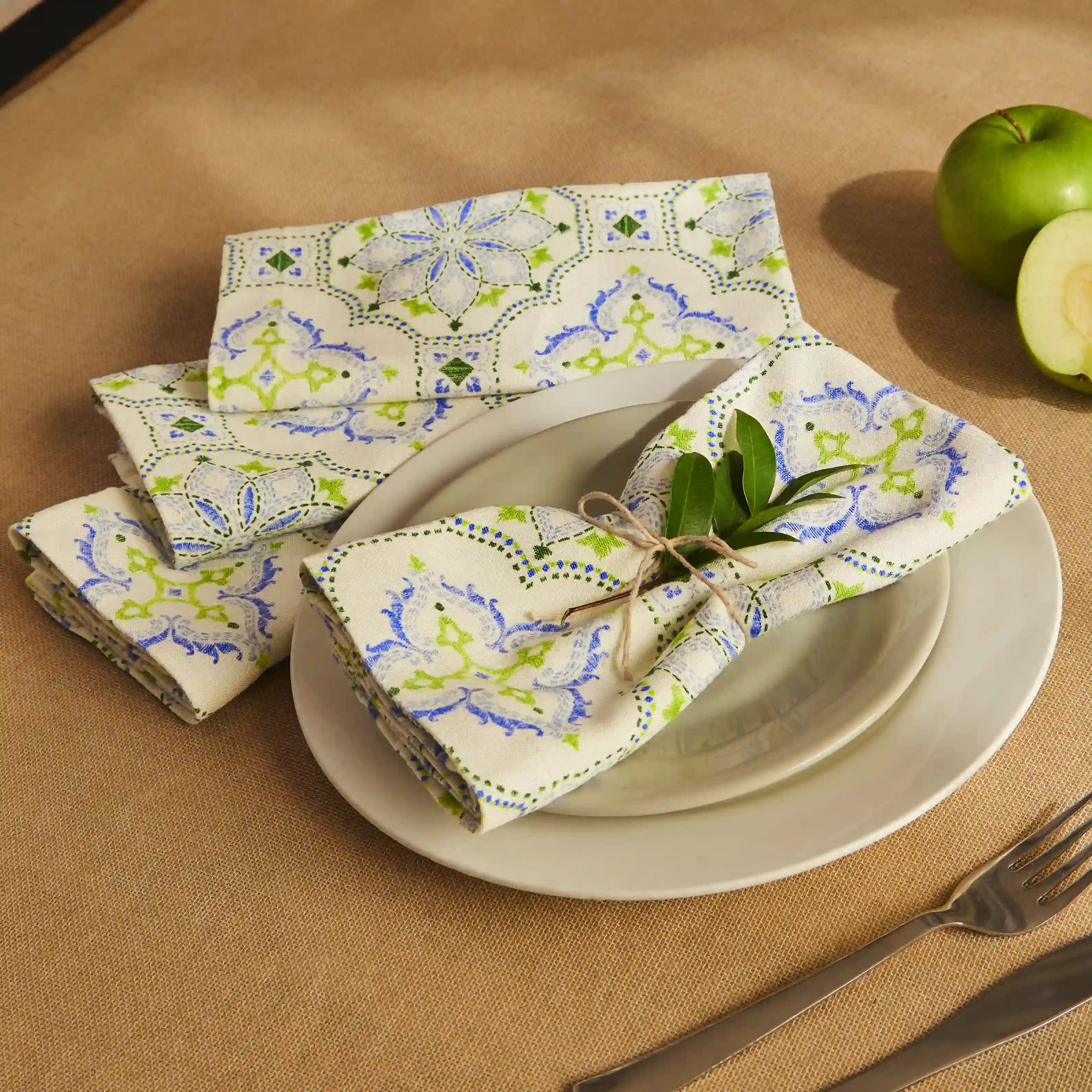 Nonna's Home 100% Cotton Table Napkin Set Bespoke Blooms / Pack of 4