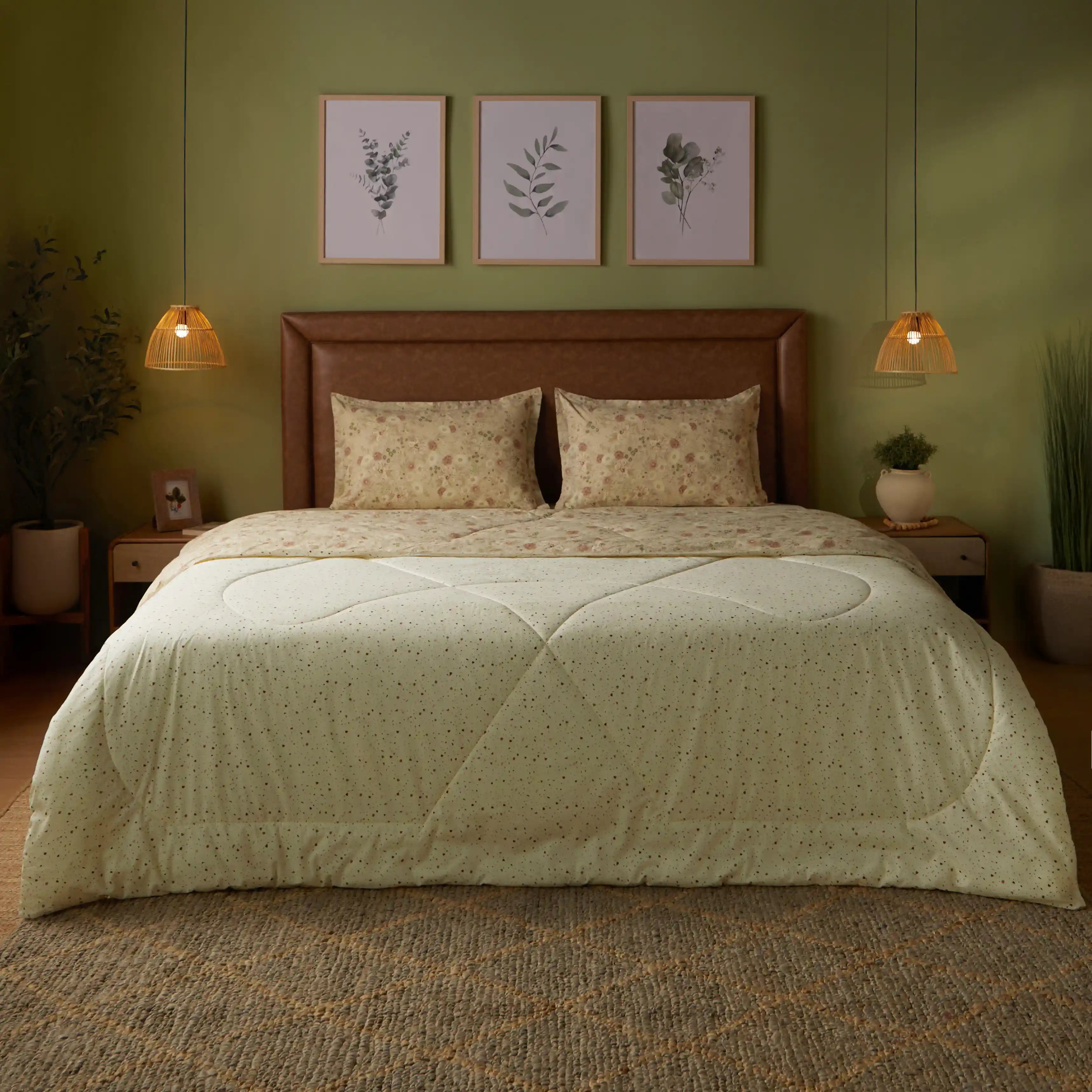 Mishella Printed Cream Bedding Set-3 (Dbl Bedsheet + Dbl Comforter) Cream / Double