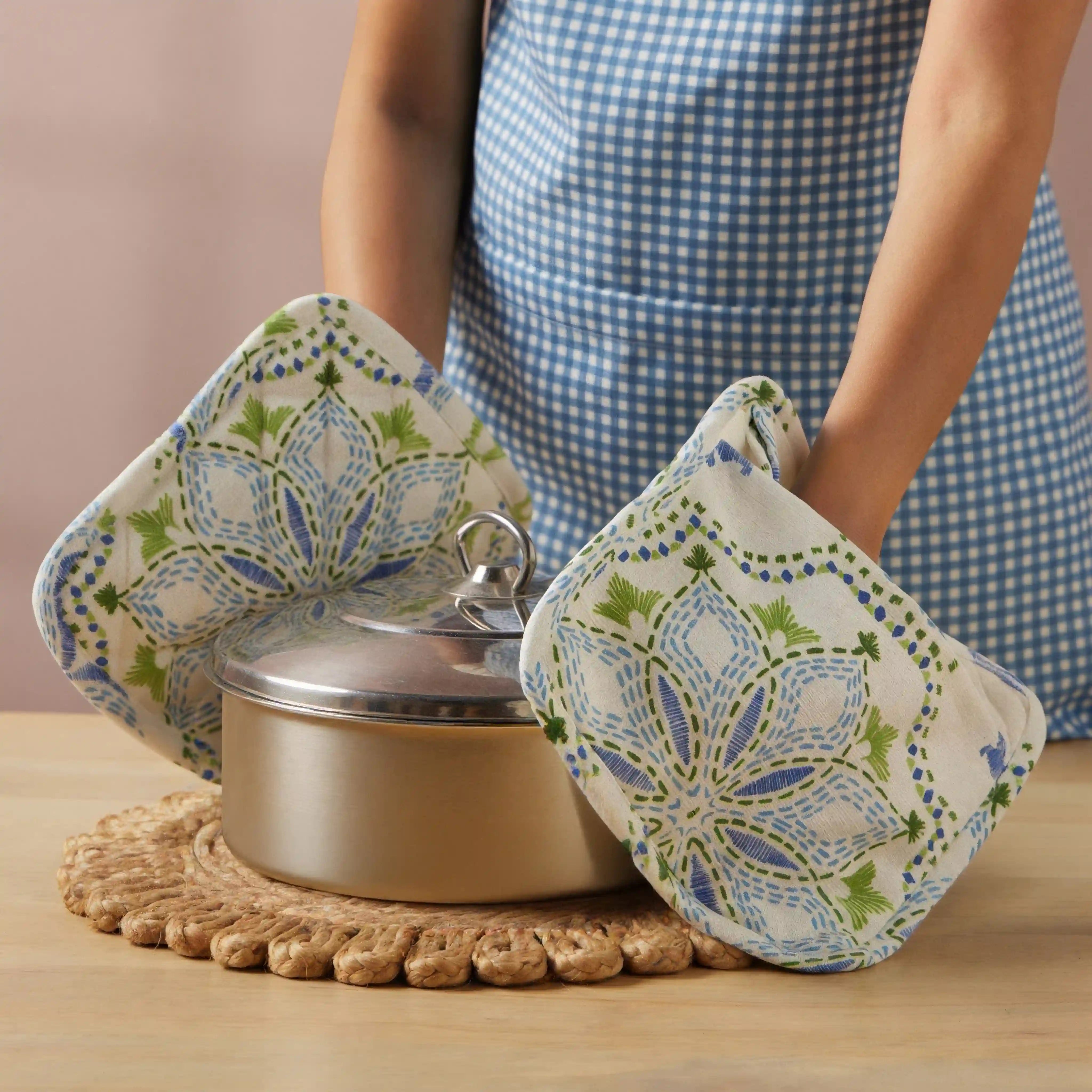 Nonna's Home 100% Polyester Pot Holders Bespoke Blooms / Pot Holder (18cm x 30cm)