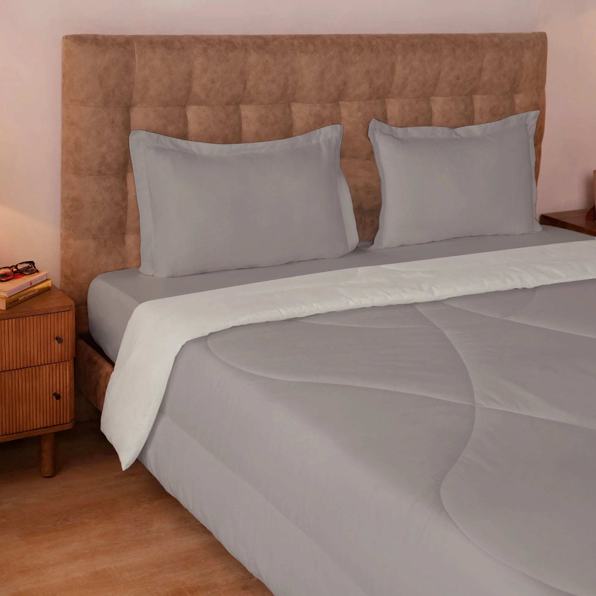 Plumelle | All Season 150 GSM Reversible Comforter - Pristine Dove Pristine Dove / King