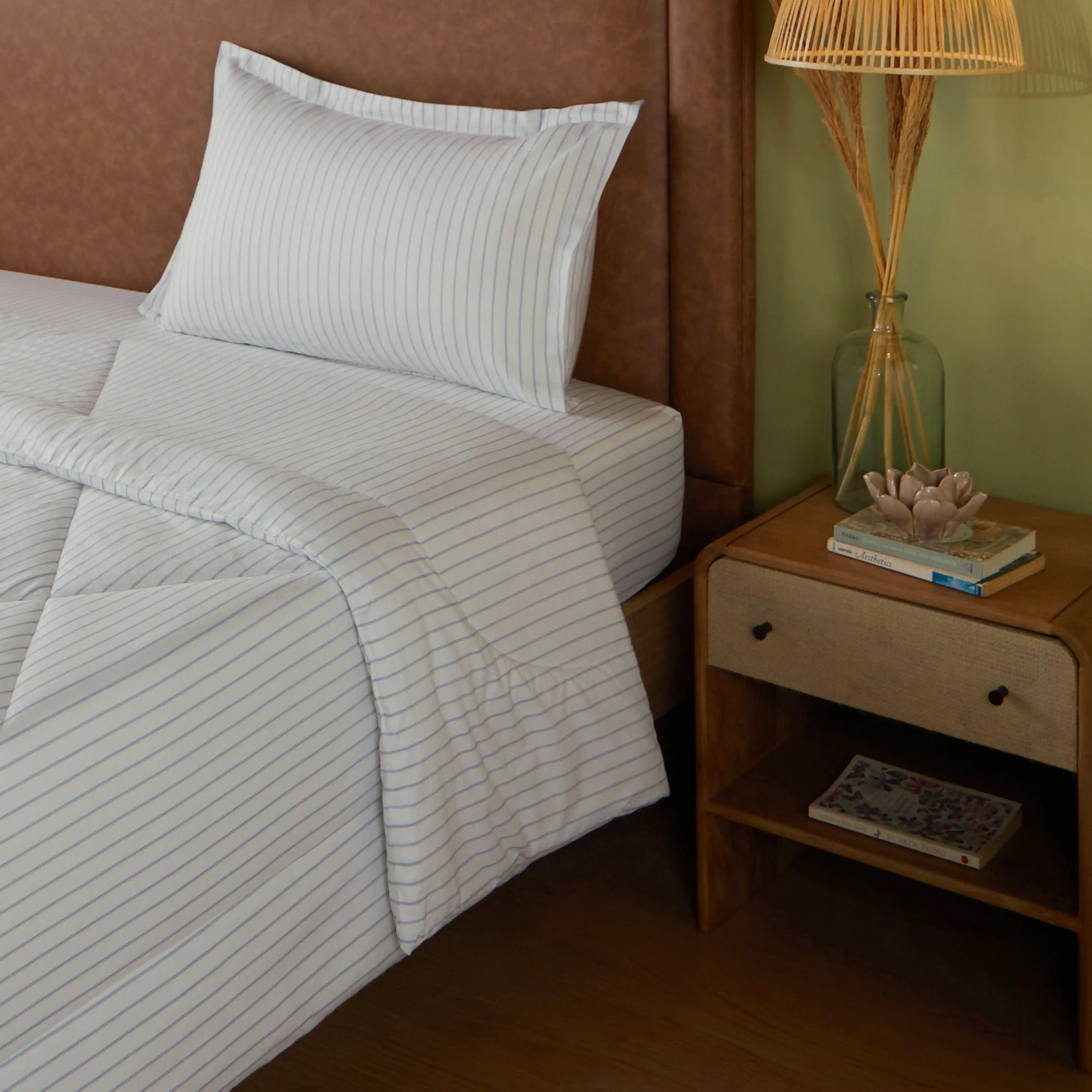 Bloomshire Classic | Everyday Charm Printed 120GSM Reversible Comforter-Blue Blue / Single