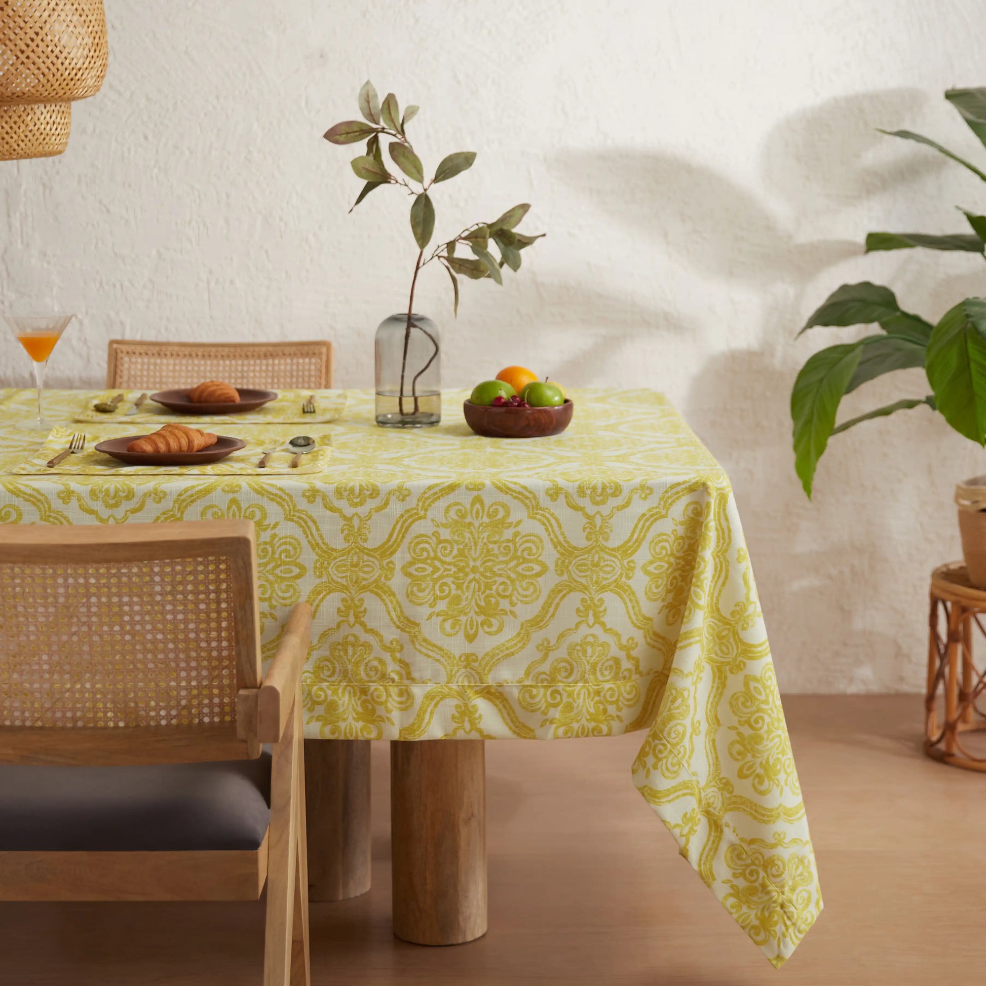 Nonna's Home 100% Polyester Table Cloth Vintage Baroque / Table Cloth (150cm x 150cm)