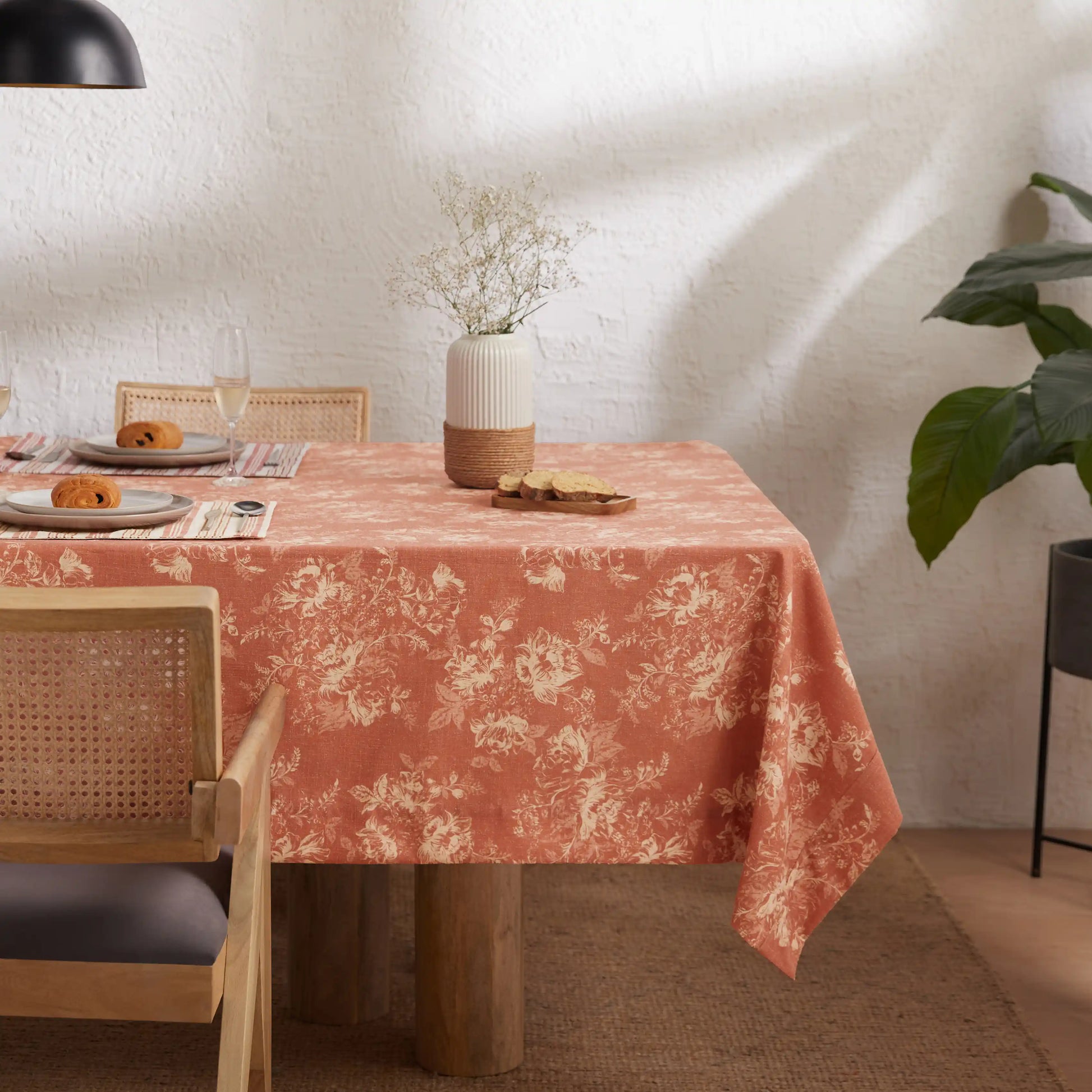 Kaleida Cotton-Polyester Blend Table Cloth Red Reveries-Floral / Table Cloth (150cm x 200cm)