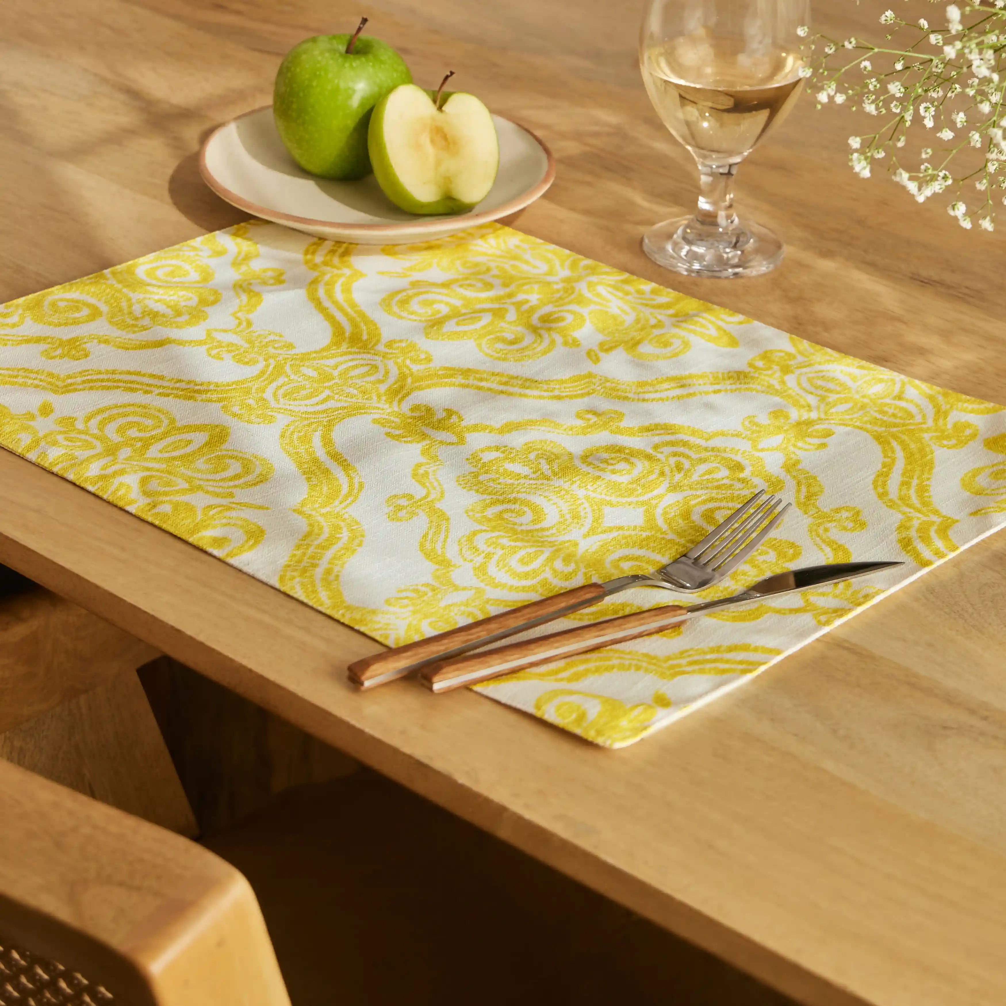 Nonna's Home 100% Polyester Table Placemat Set Vintage Baroque / 4 Piece Set