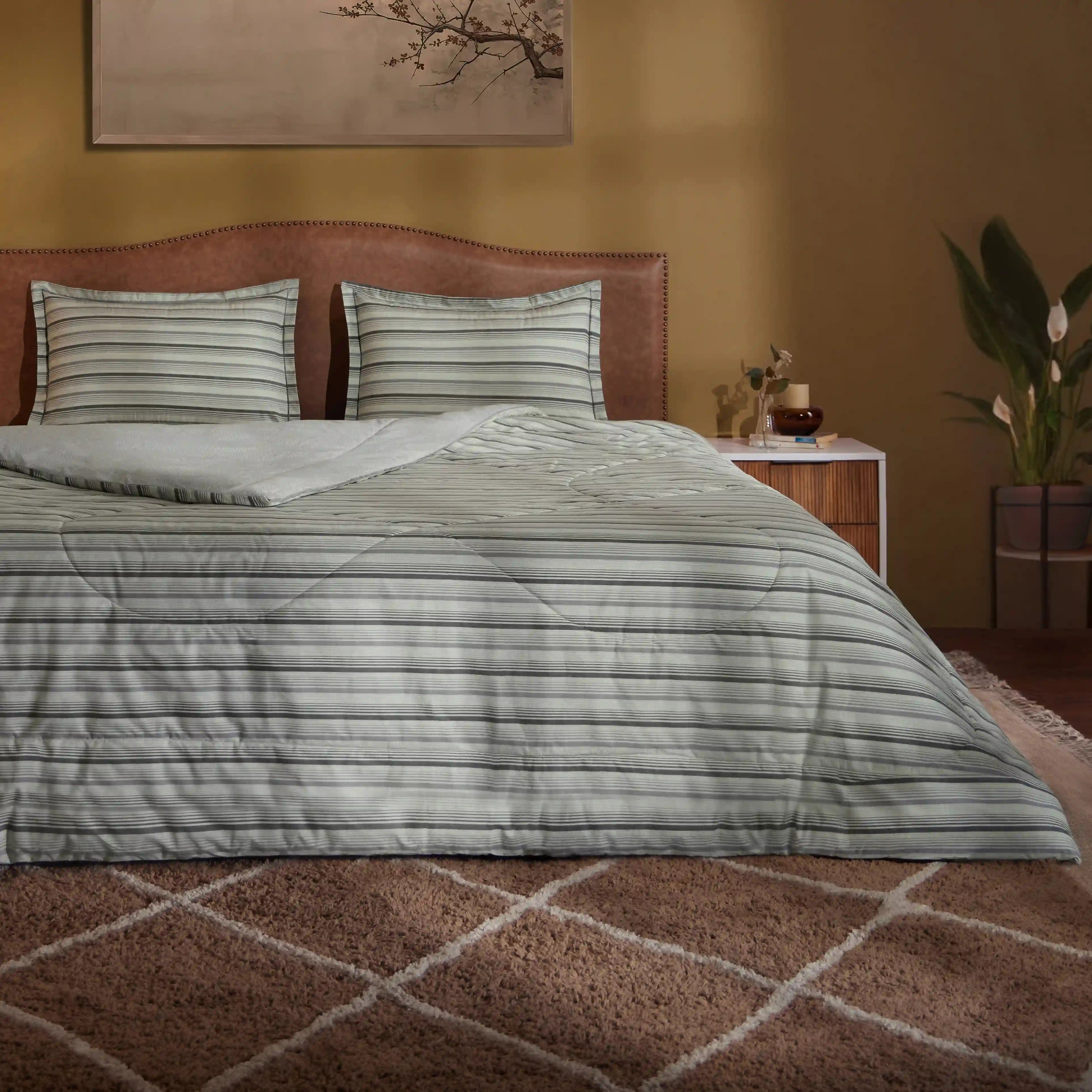 Threadscapes Printed Comforter-120gsm-Black & White Black & White / Double