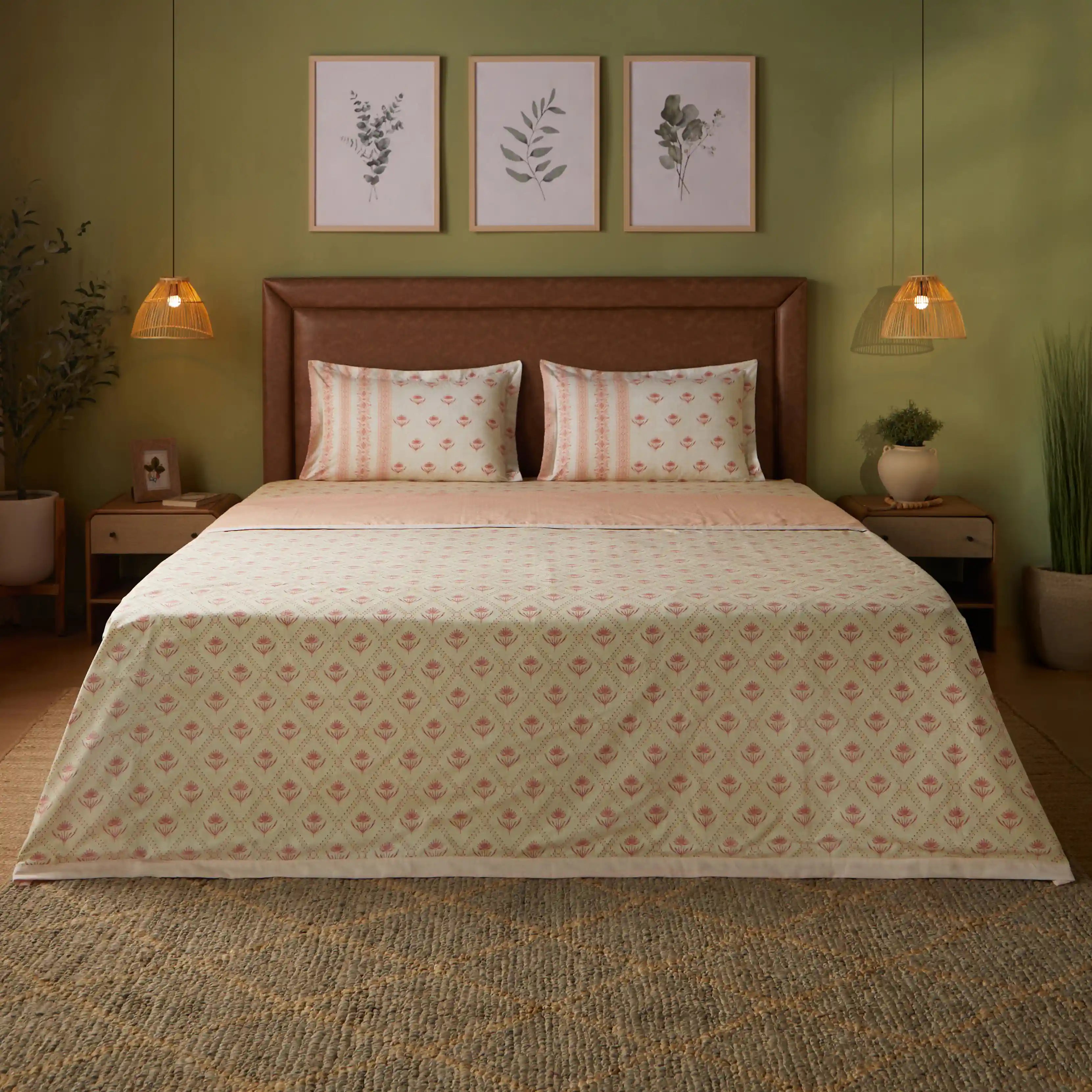 Chippa Lane | Contemporary Indian Print Design Coordinated Bedding Set | Set of Bedsheet & Dohar Red / Double