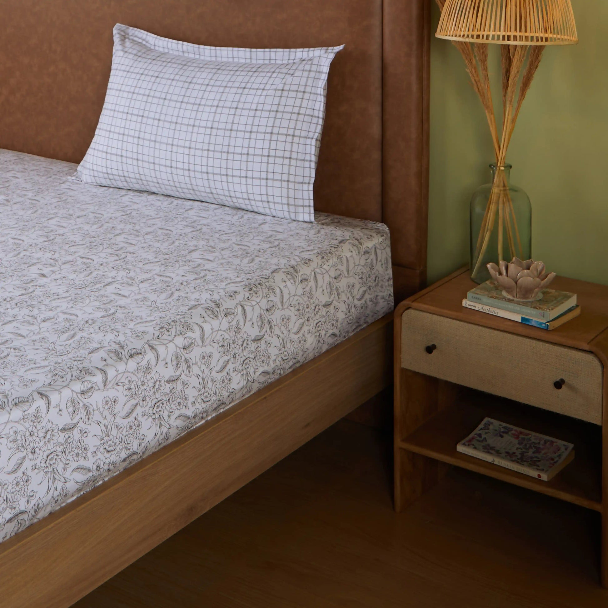 Mishella | Mix & Match Printed Cotton Bedsheet Set - Charcoal Bloom Charcoal Bloom / Single