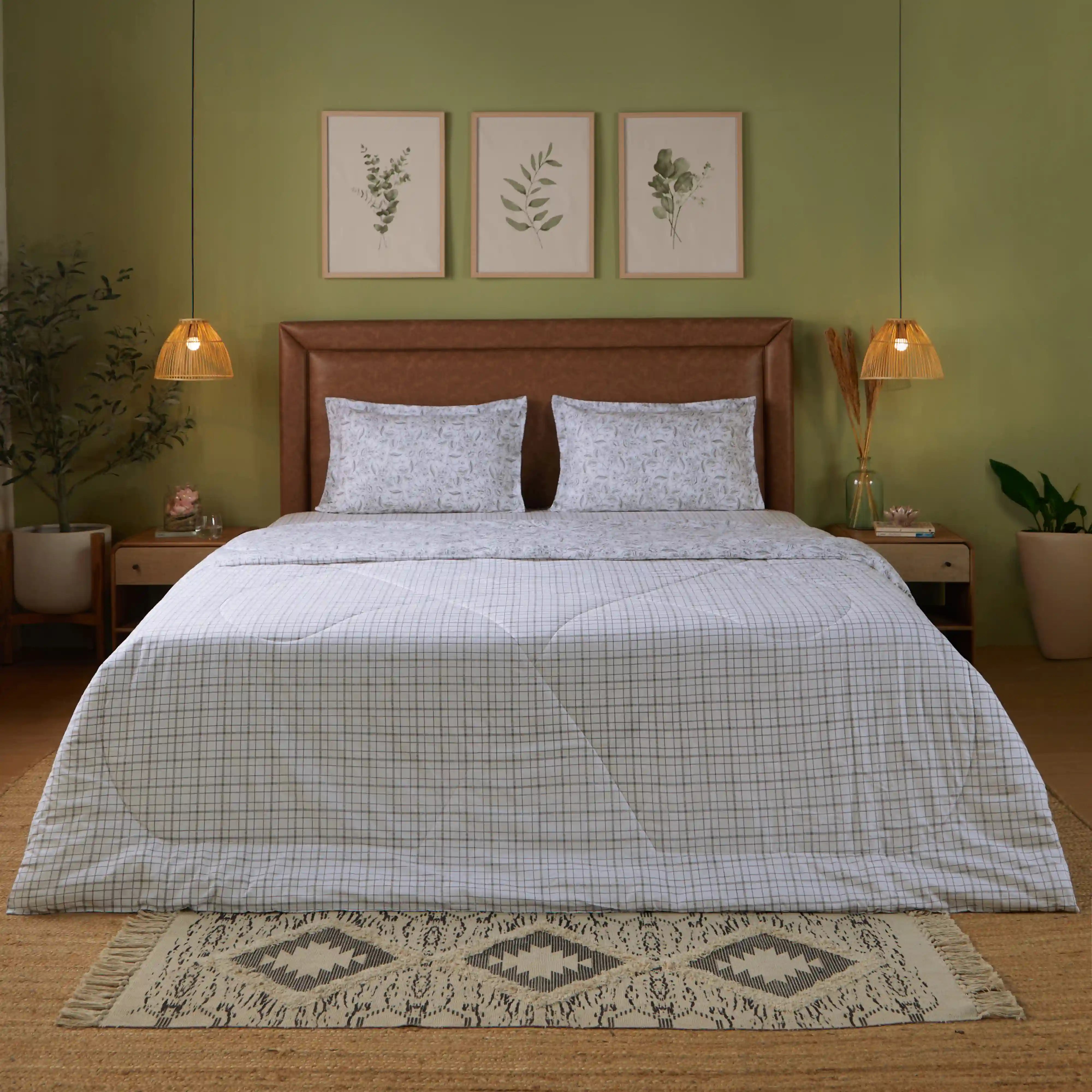Mishella Printed Charcoal Checks Comforter-240gsm Charcoal Checks / Double