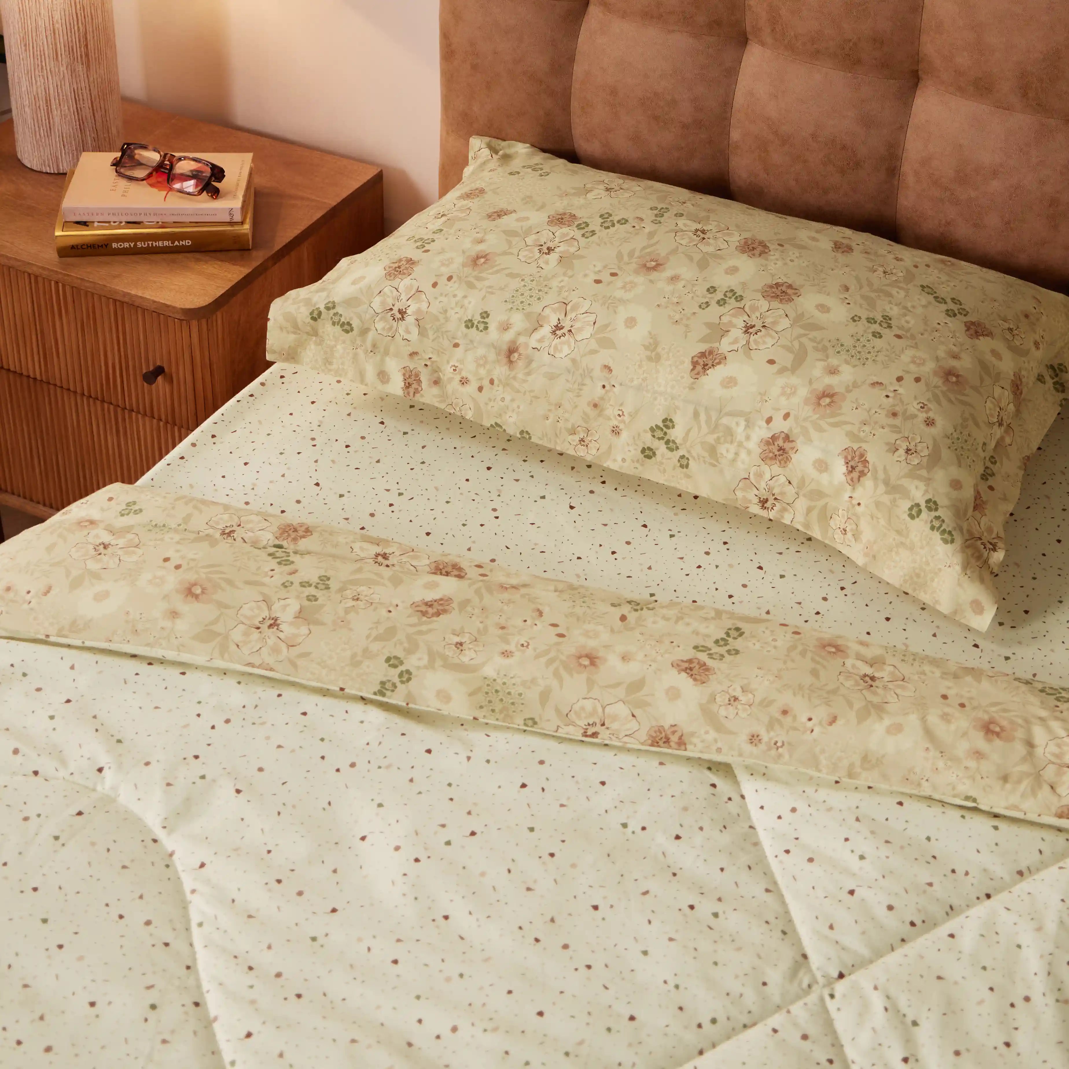 Mishella Printed Cream Comforter-120gsm Cream / Single