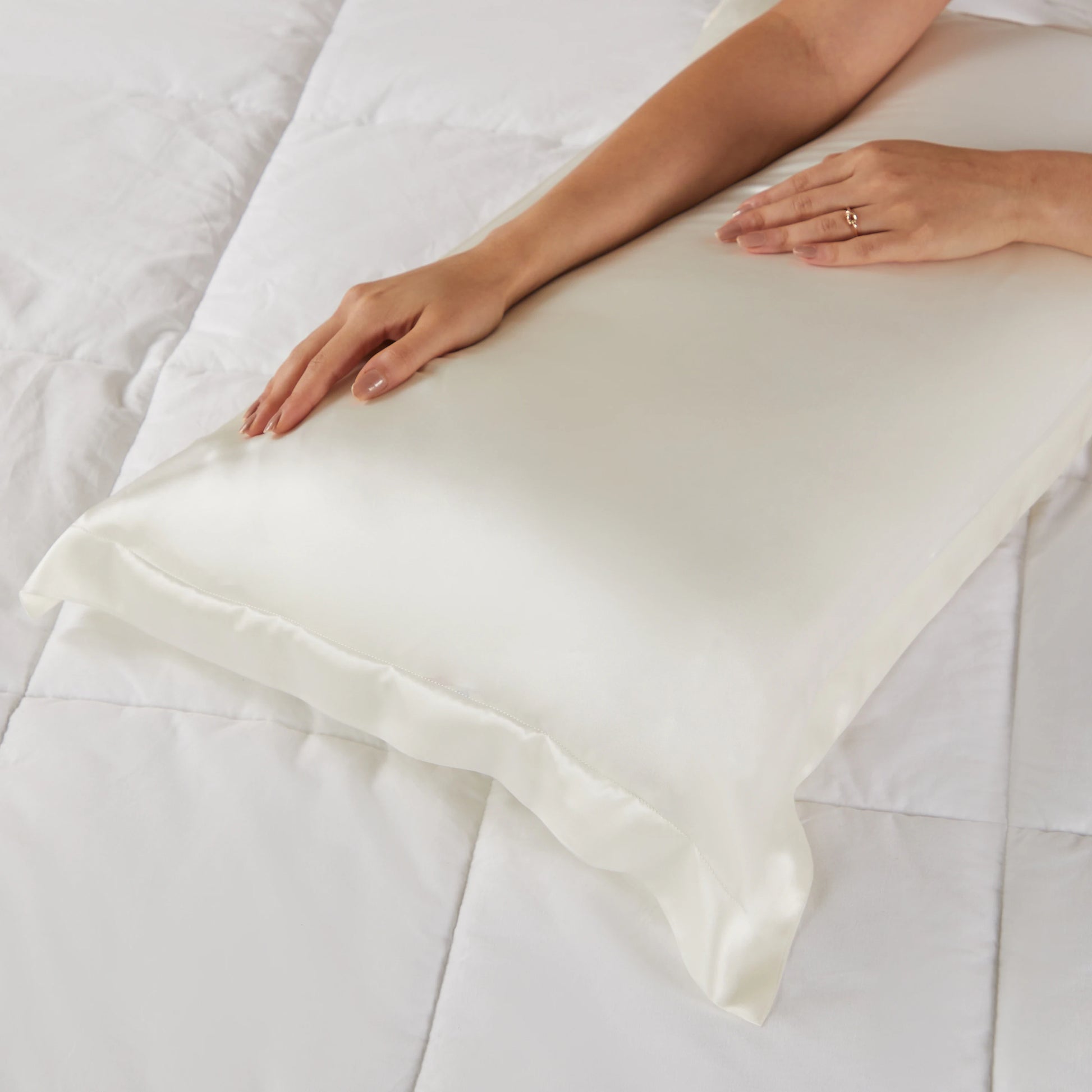 Lisseto 100% Mulberry Silk Pillow Cover Ivory