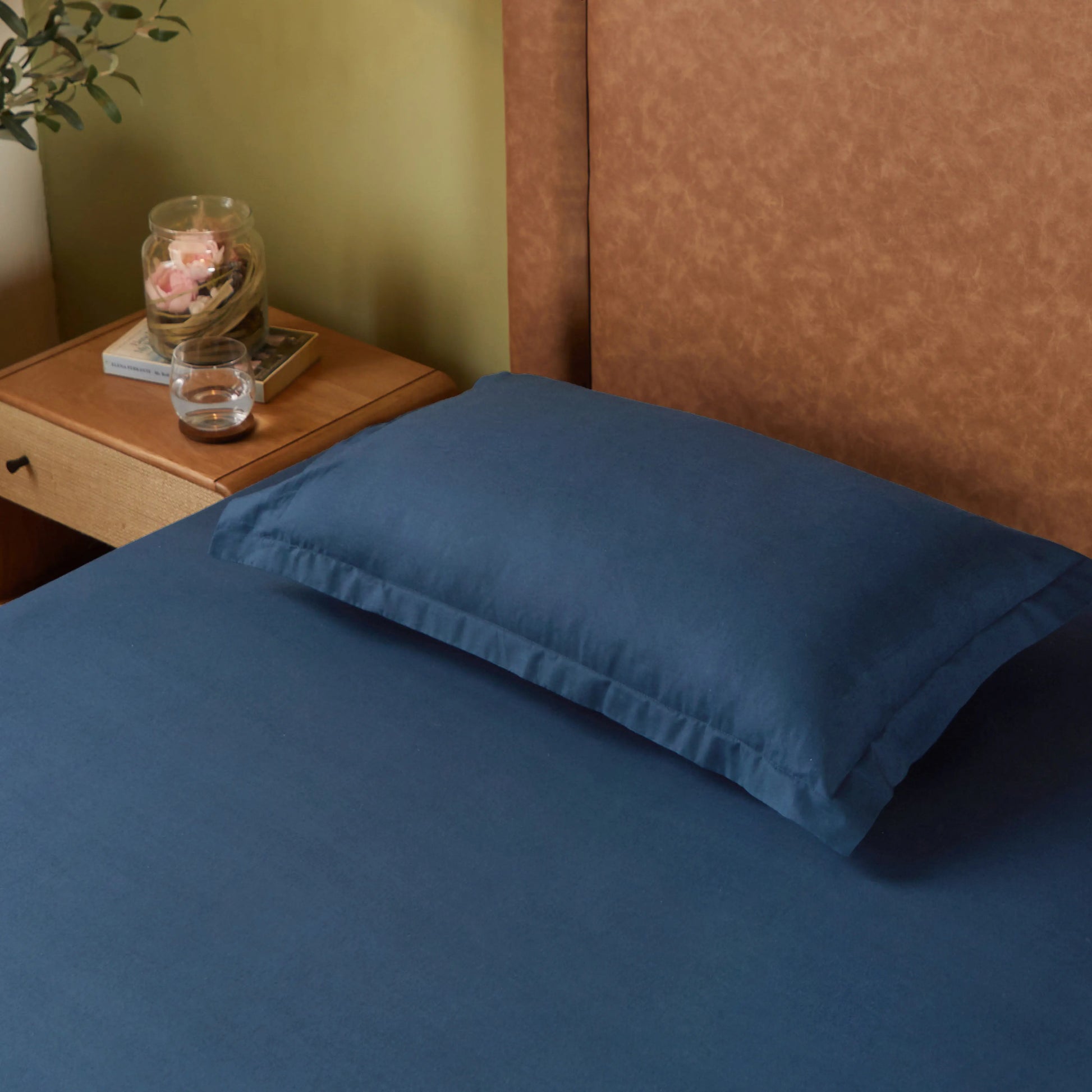Paleto | Everyday Hues Solid Dyed Cotton Bedsheet Set-Navy Navy / Single