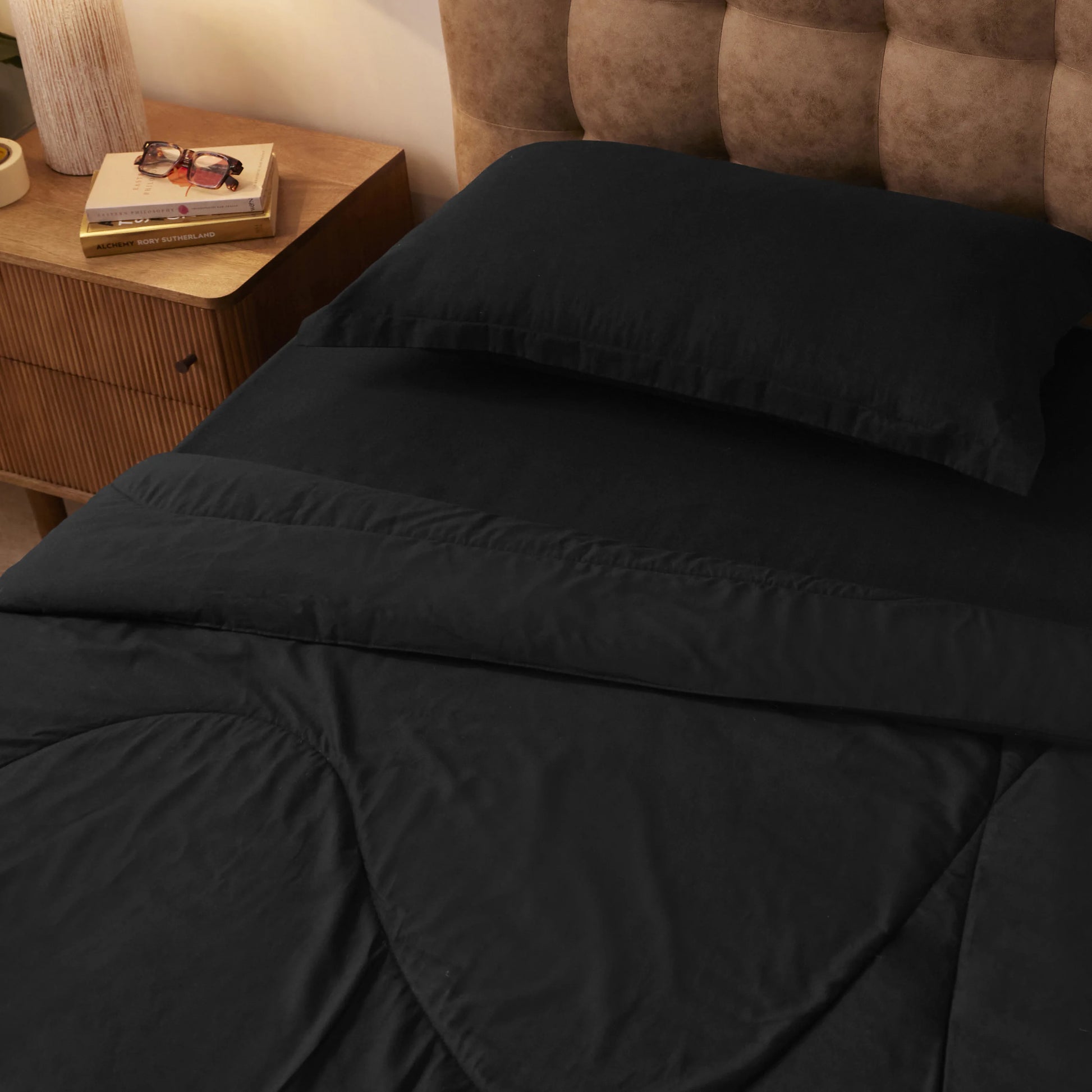 Paleto | Everyday Hues Cotton Solid Dyed 120GSM Comforter-Black Black / Single