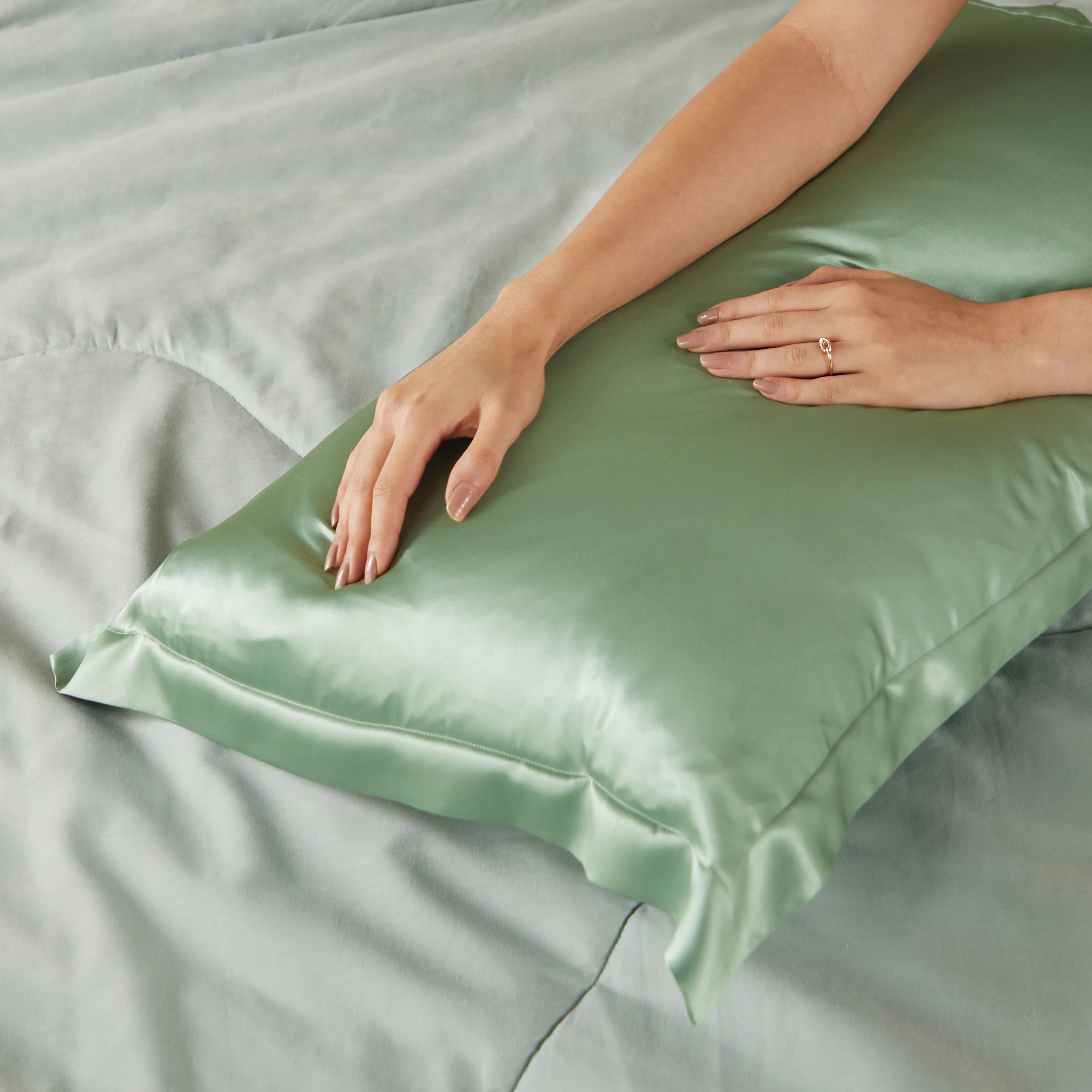 Lisseto 100% Mulberry Silk Pillow Cover Frosty Green