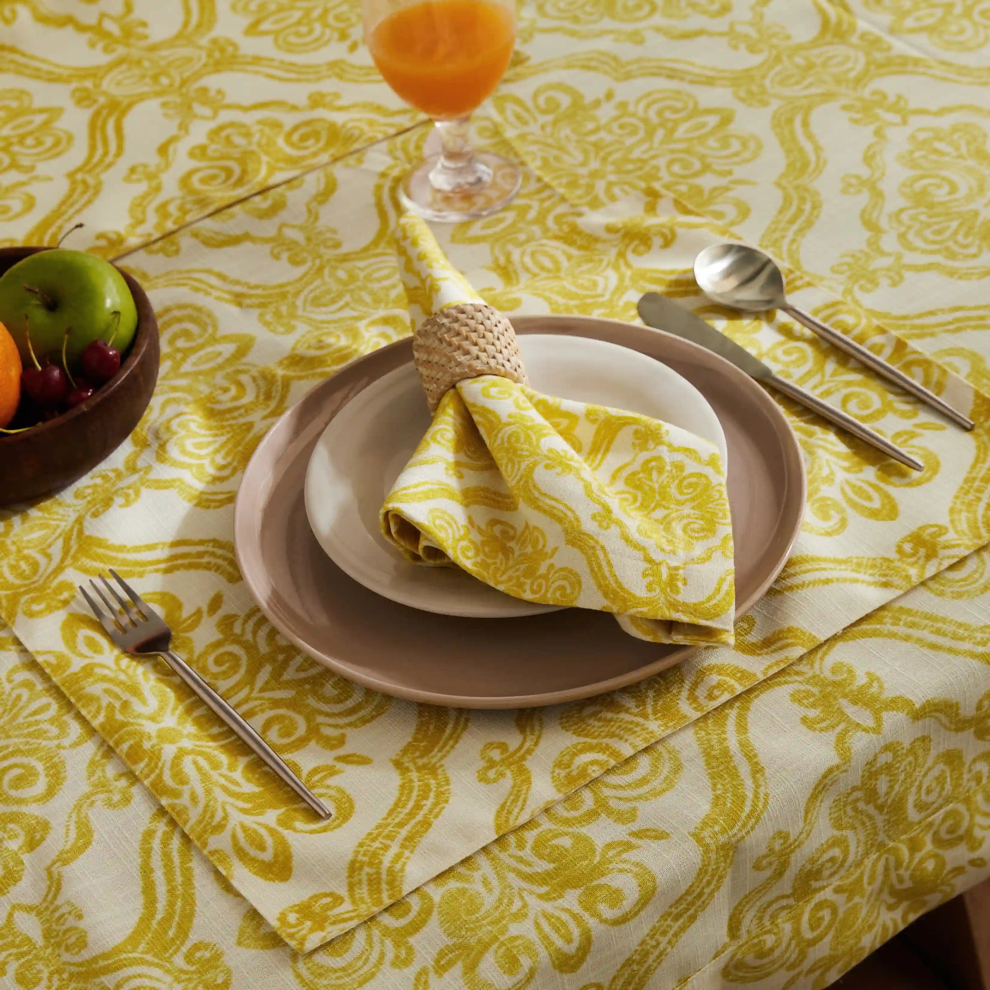 Nonna's Home 100% Polyester Table Cloth Vintage Baroque / Table Cloth (150cm x 200cm)
