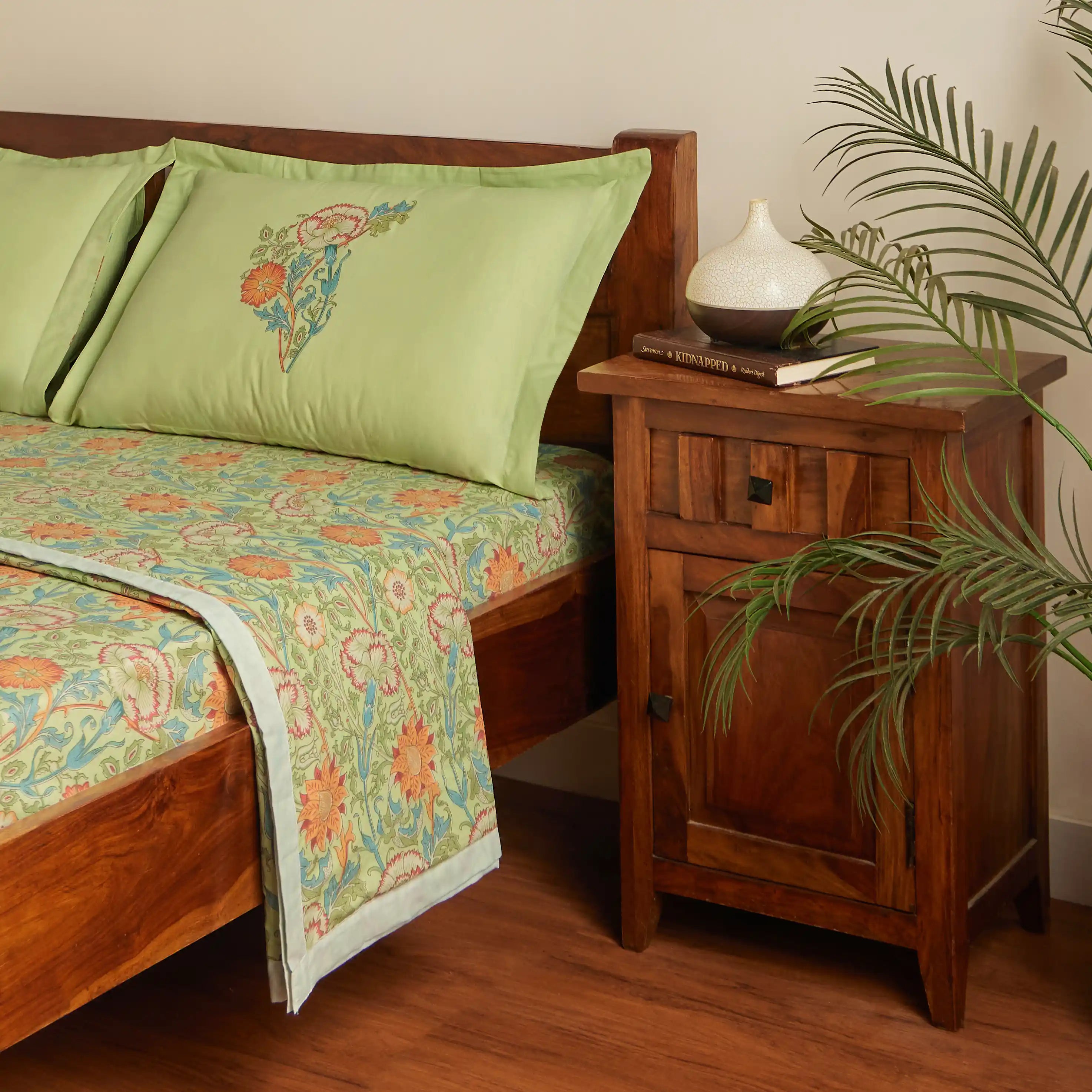Chippa Lane | Contemporary Indian Print Design Coordinated Bedding Set | Set of Bedsheet & Dohars-Green Green / Double