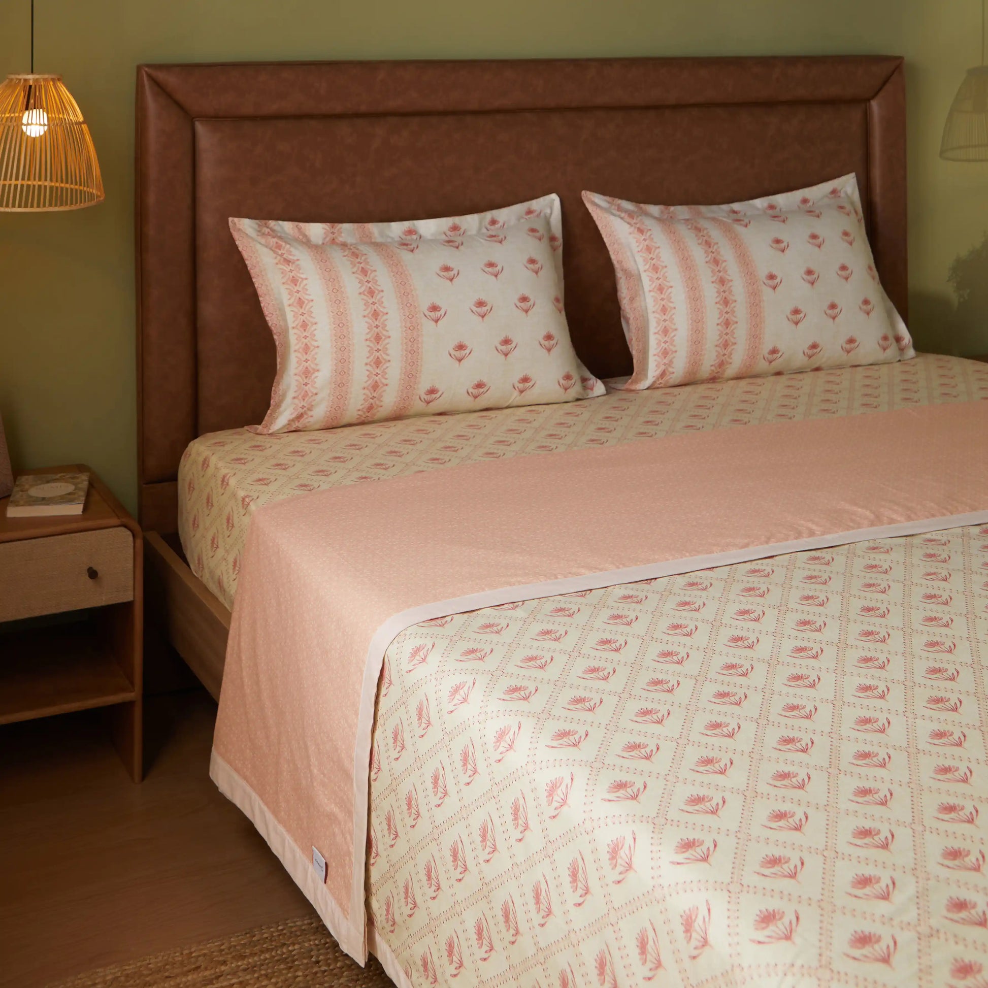 Chippa Lane | Contemporary Indian Print Design Coordinated Bedding Set | Set of Bedsheet & Dohar Red / Double