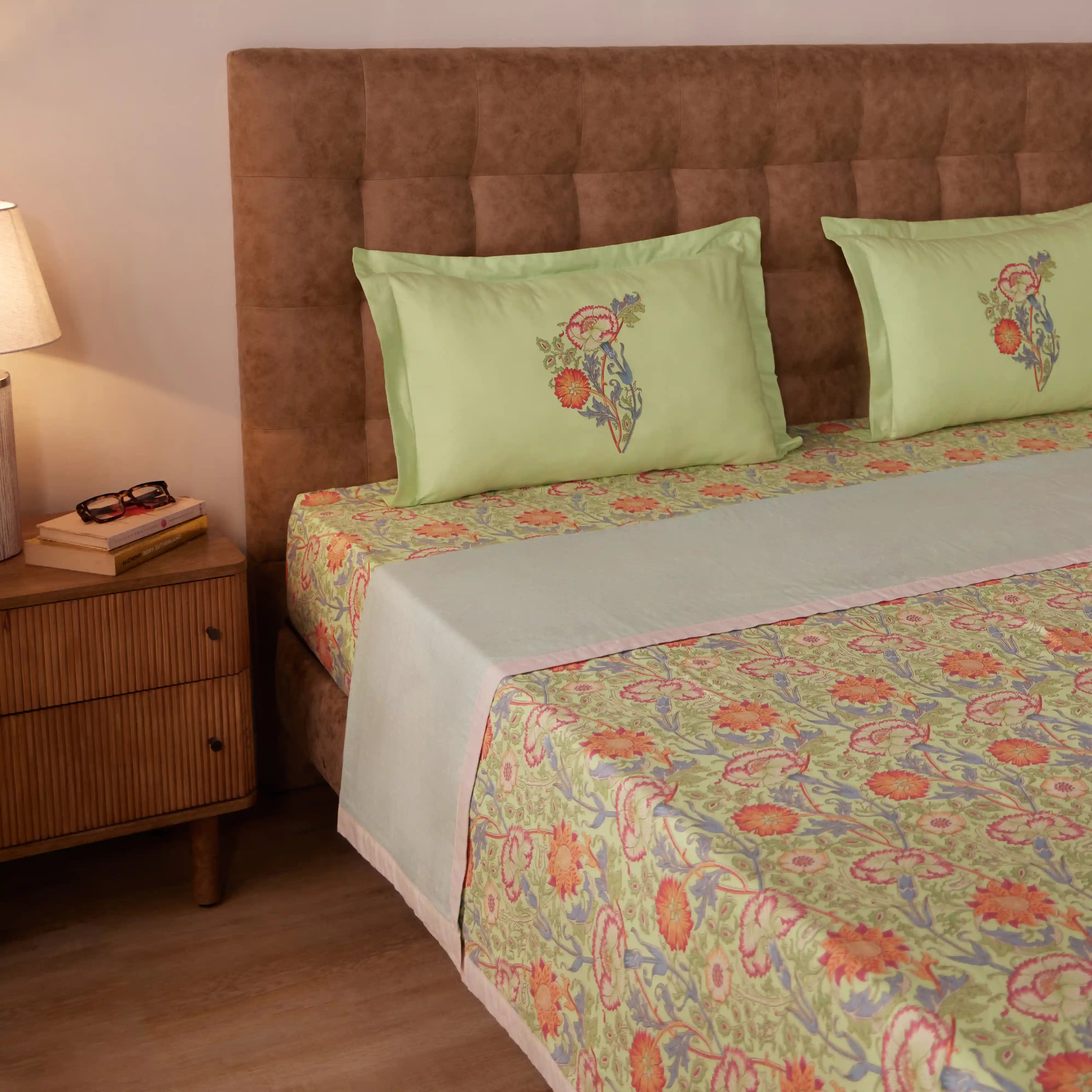 Chippa Lane | Contemporary Indian Print Design Coordinated Bedding Set | Set of Bedsheet & Dohar Green / Double