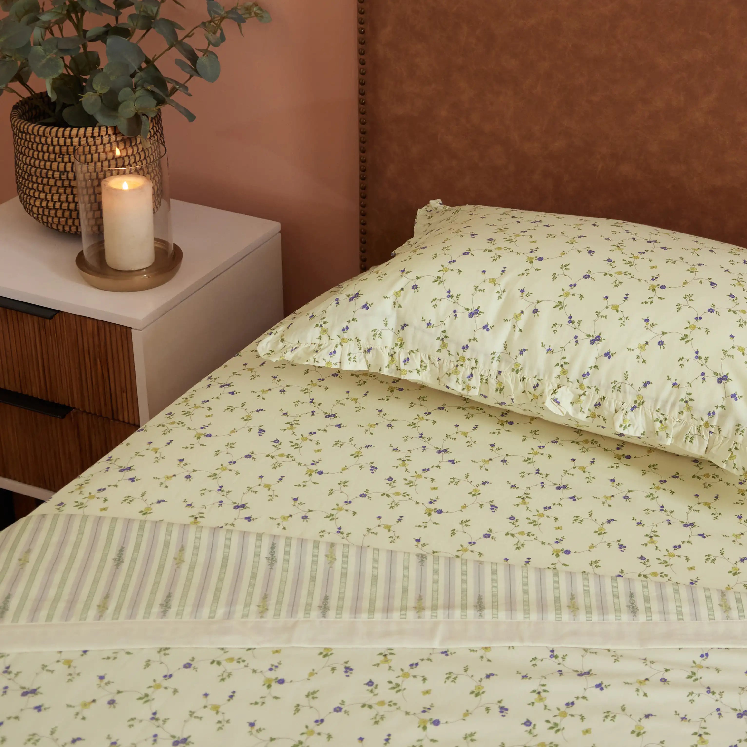 Bloomshire Luxe | Romantic Flora Printed Reversible Dohar with Super Soft Flannel Layering-Cream Bloom Cream Bloom / Single