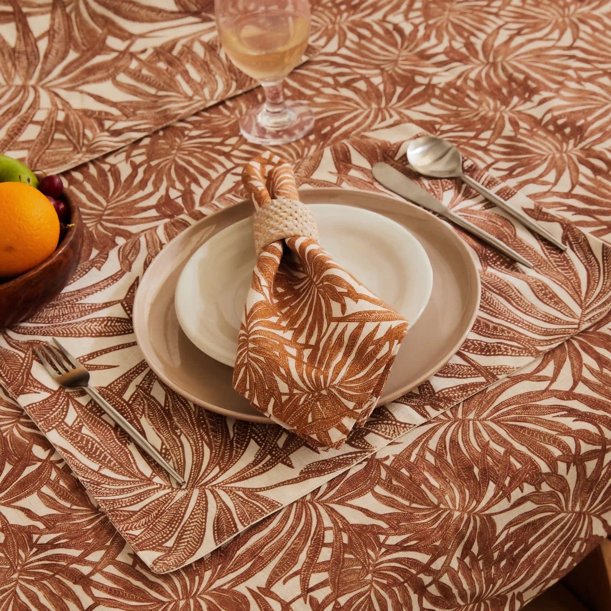 Nonna's Home 100% Polyester Table Cloth Coppery Ferns / Table Cloth (150cm x 200cm)