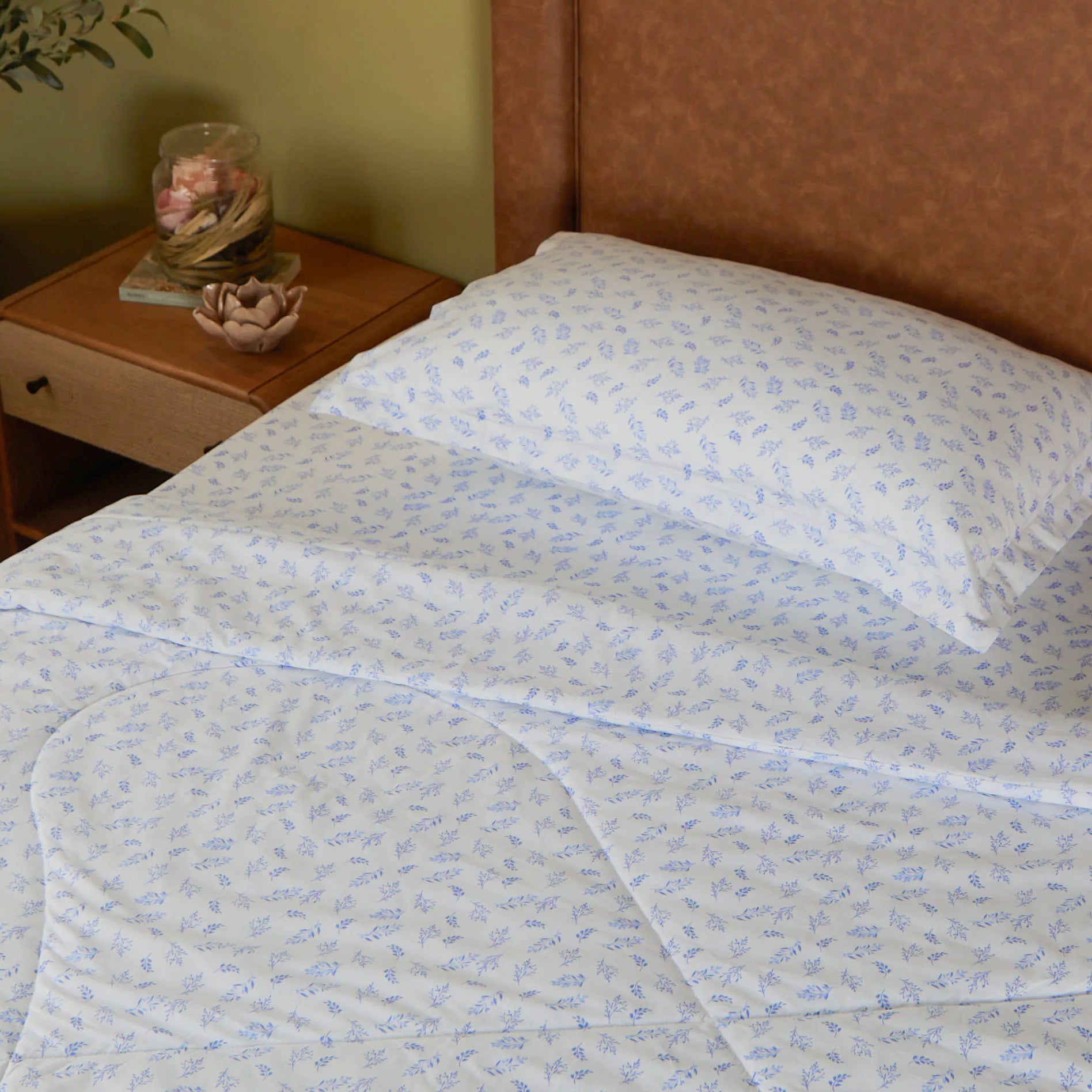 Bloomshire Classic | Everyday Charm Printed 120GSM Reversible Comforter-Purple Purple / Single