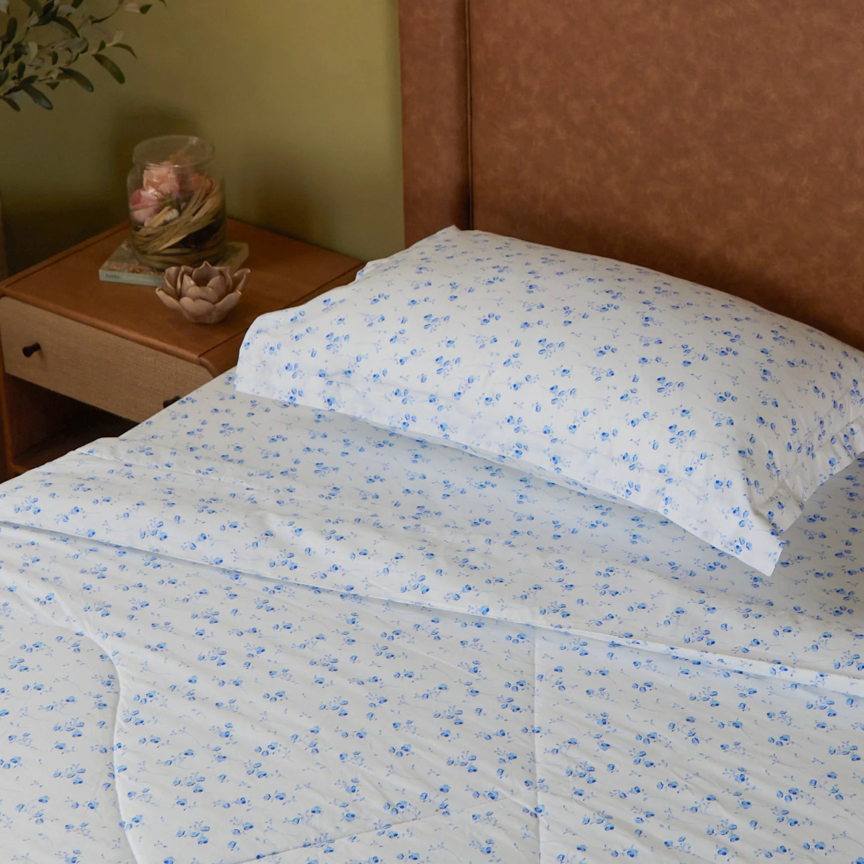 Bloomshire Classic | Everyday Charm Printed 120GSM Reversible Comforter-Ocean Blue Ocean Blue / Single