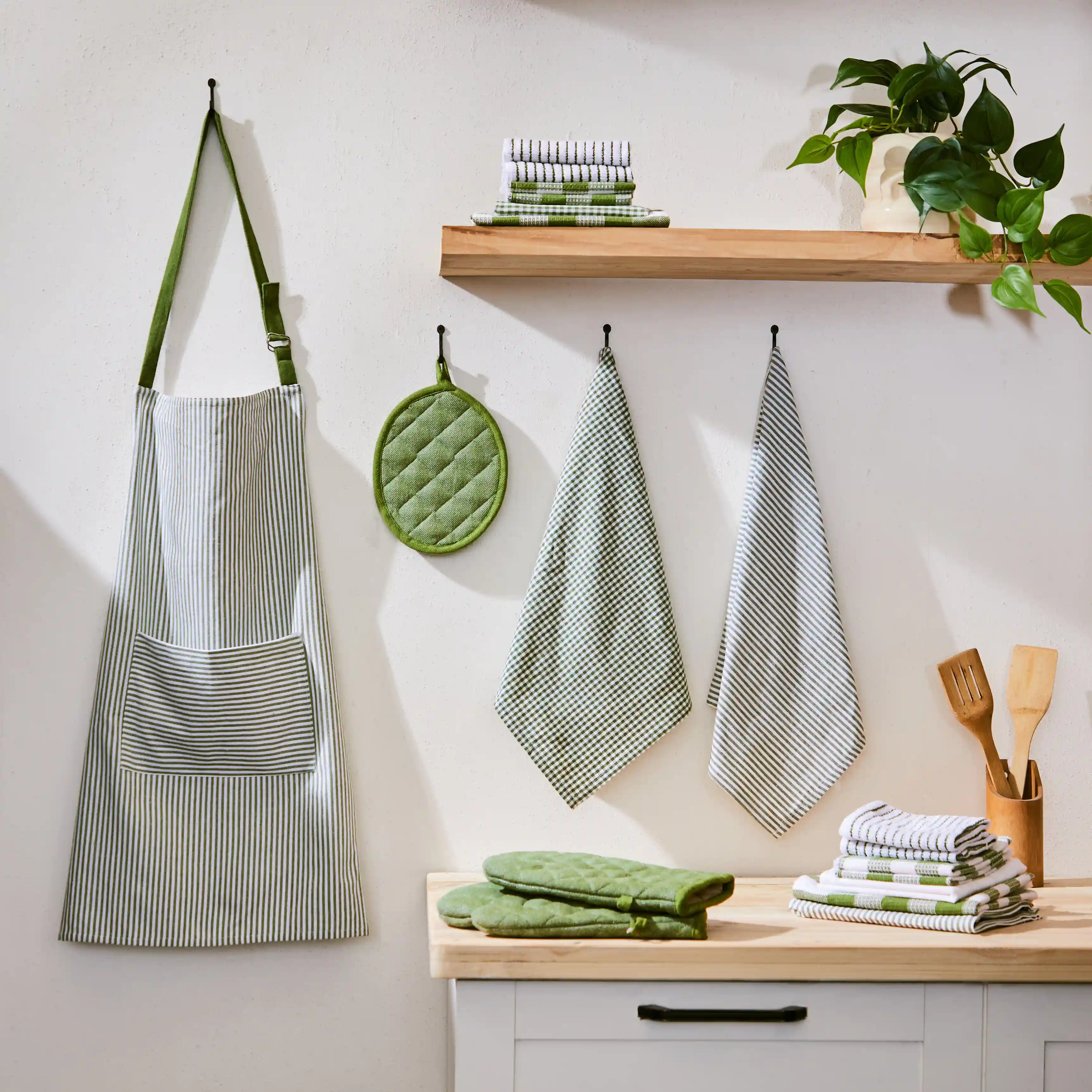 Nonna's Home | Everyday Essentials Kitchen Linen Set | Set of 20 Sage Soireé