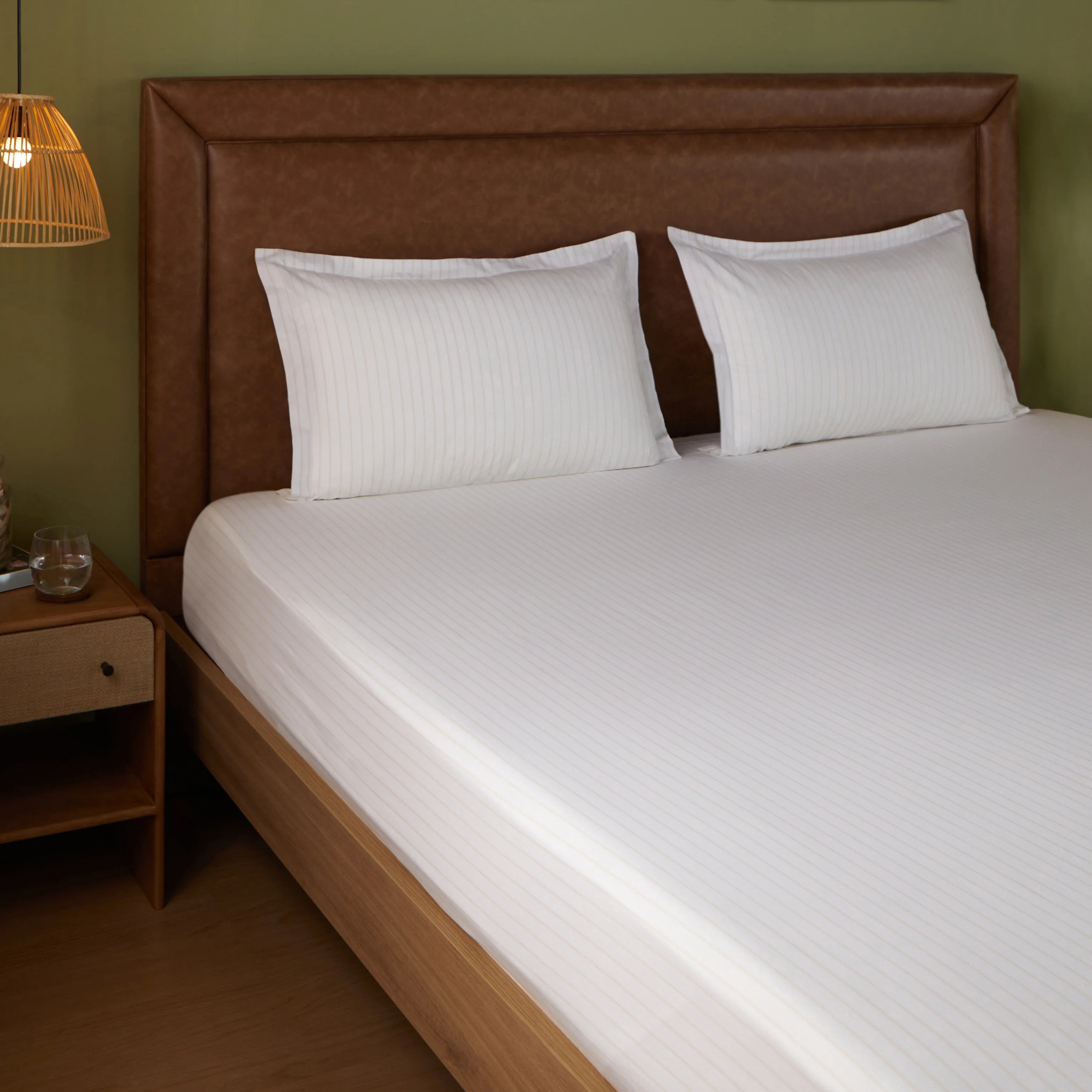 Bloomshire Classic | Everyday Charm Printed Cotton Fitted Sheet Set-Beige Beige / Queen