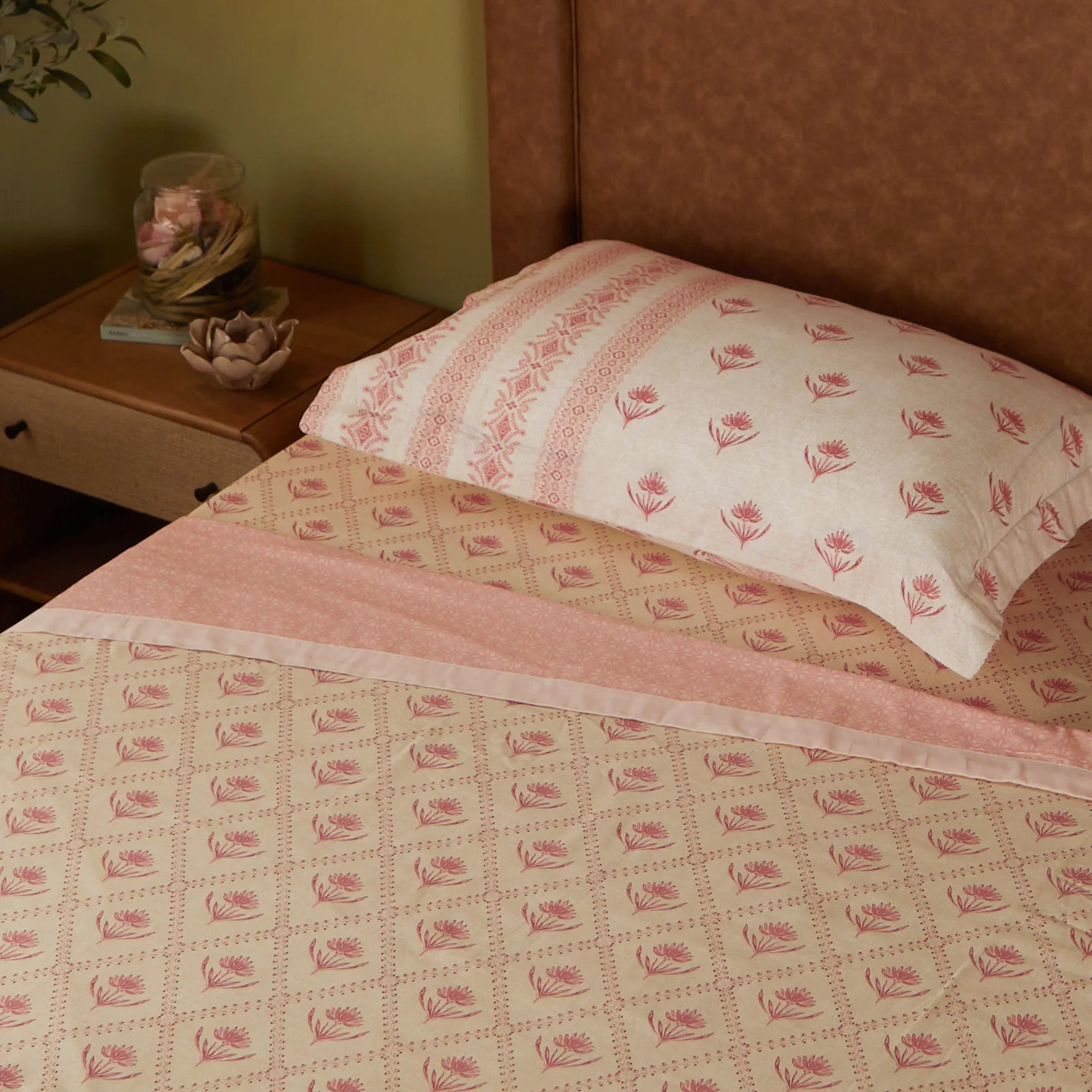 Chippa Lane | Contemporary Indian Print Design Reversible Dohar with Super Soft Flannel Layering-Red Red / Single