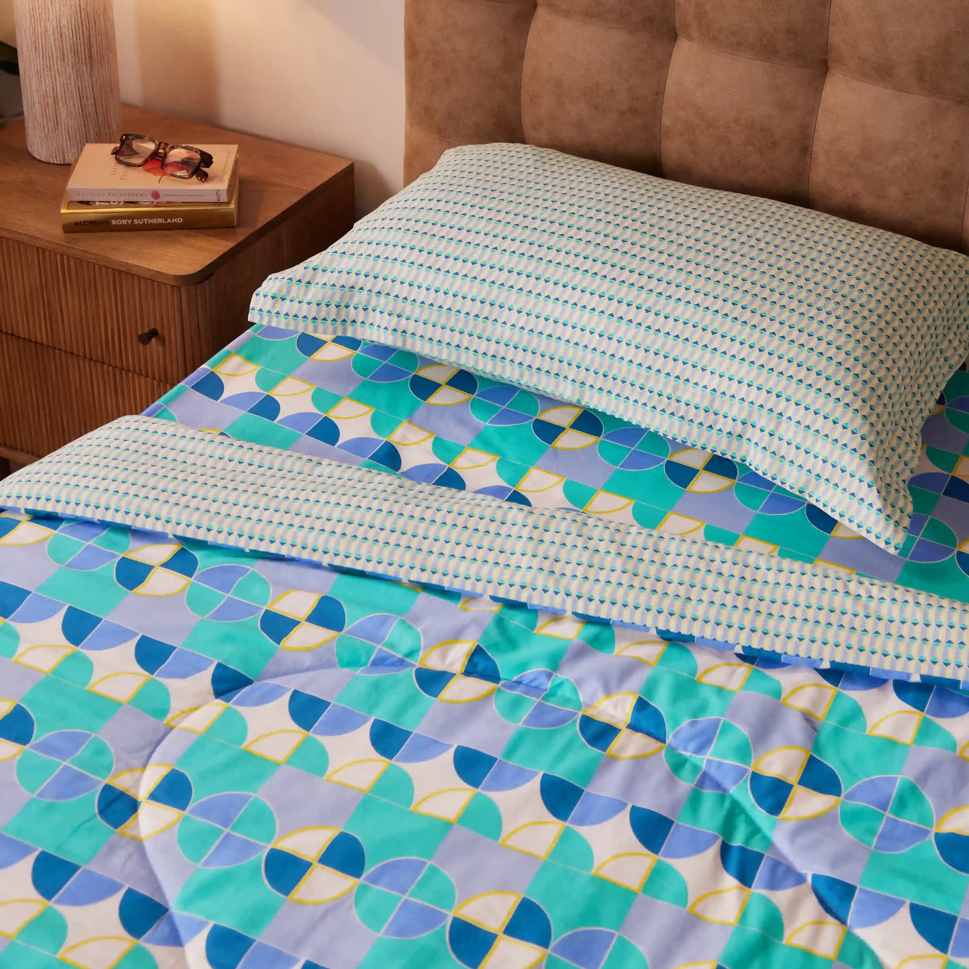 Mishella Printed Orbit Teal Comforter-120gsm Orbit Teal / Single