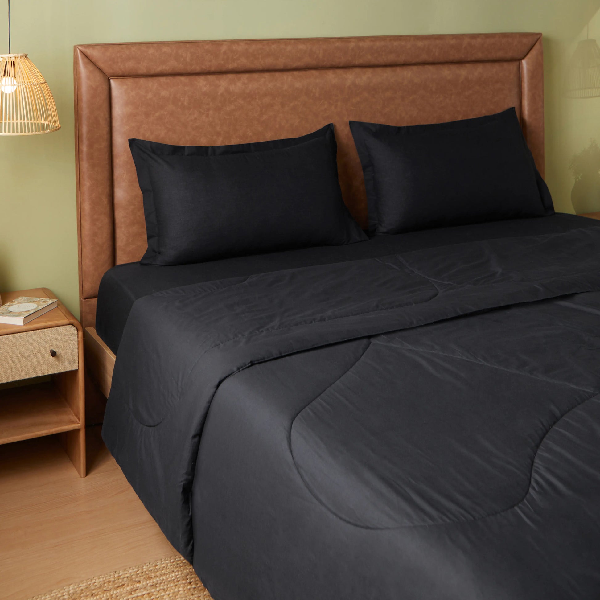Paleto | Everyday Hues Cotton Solid Dyed 240GSM Comforter for Extra Warmth-Black Black / Double