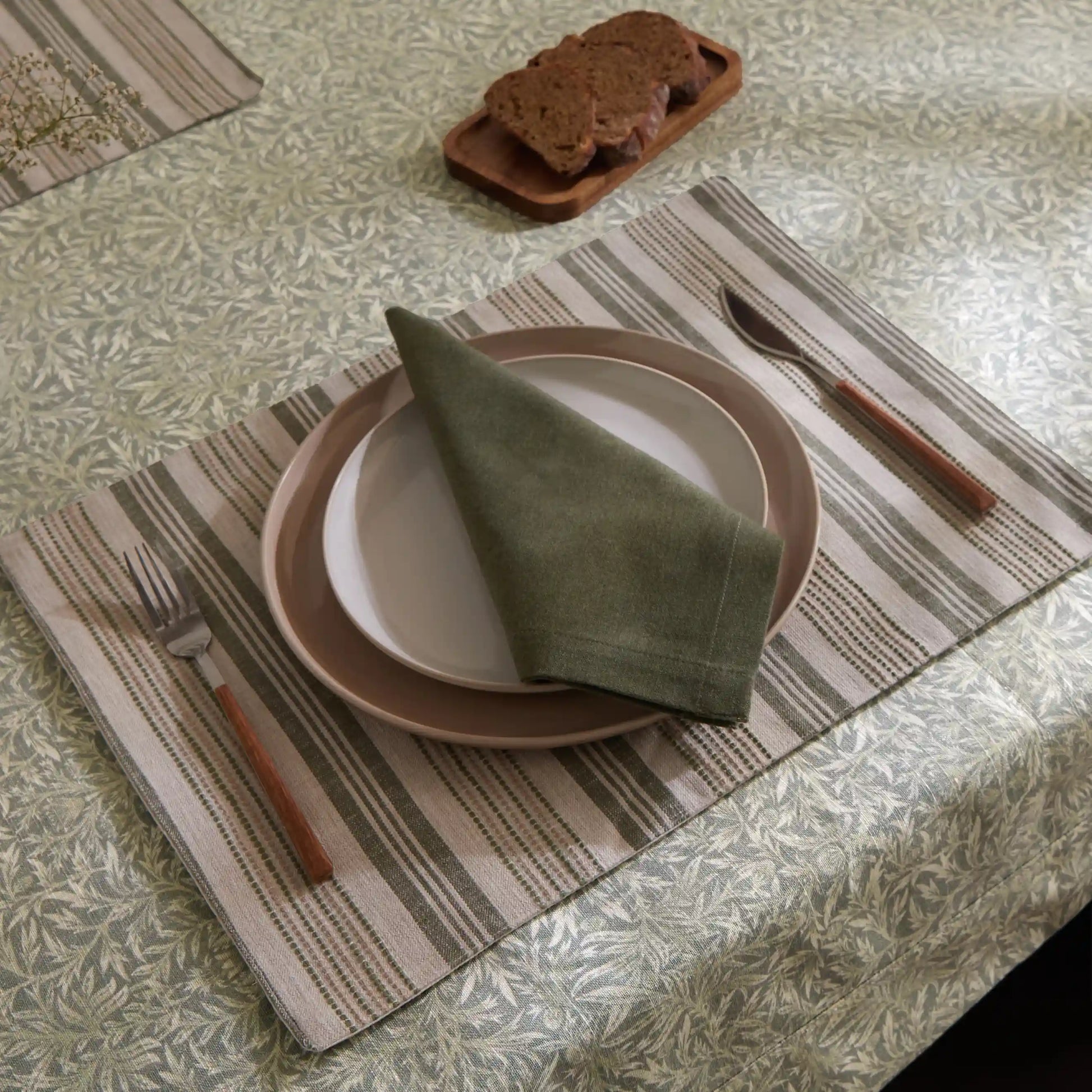 Kaleida Cotton-Polyester Blend Table Cloth Thyme Therapy-Floral / Table Cloth (150cm x 200cm)