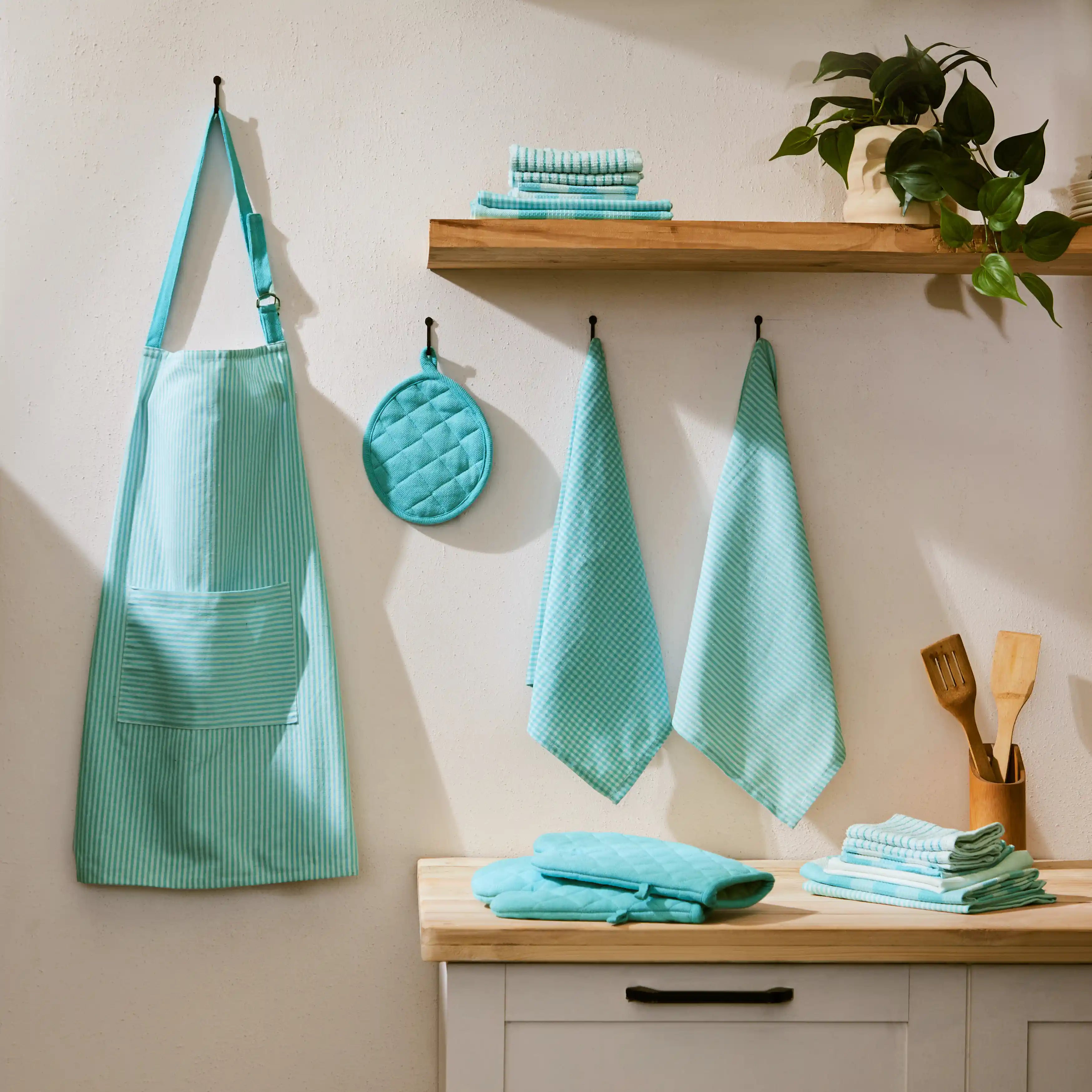 Nonna's Home | Everyday Essentials Kitchen Linen Set | Set of 20 Aqua Mist