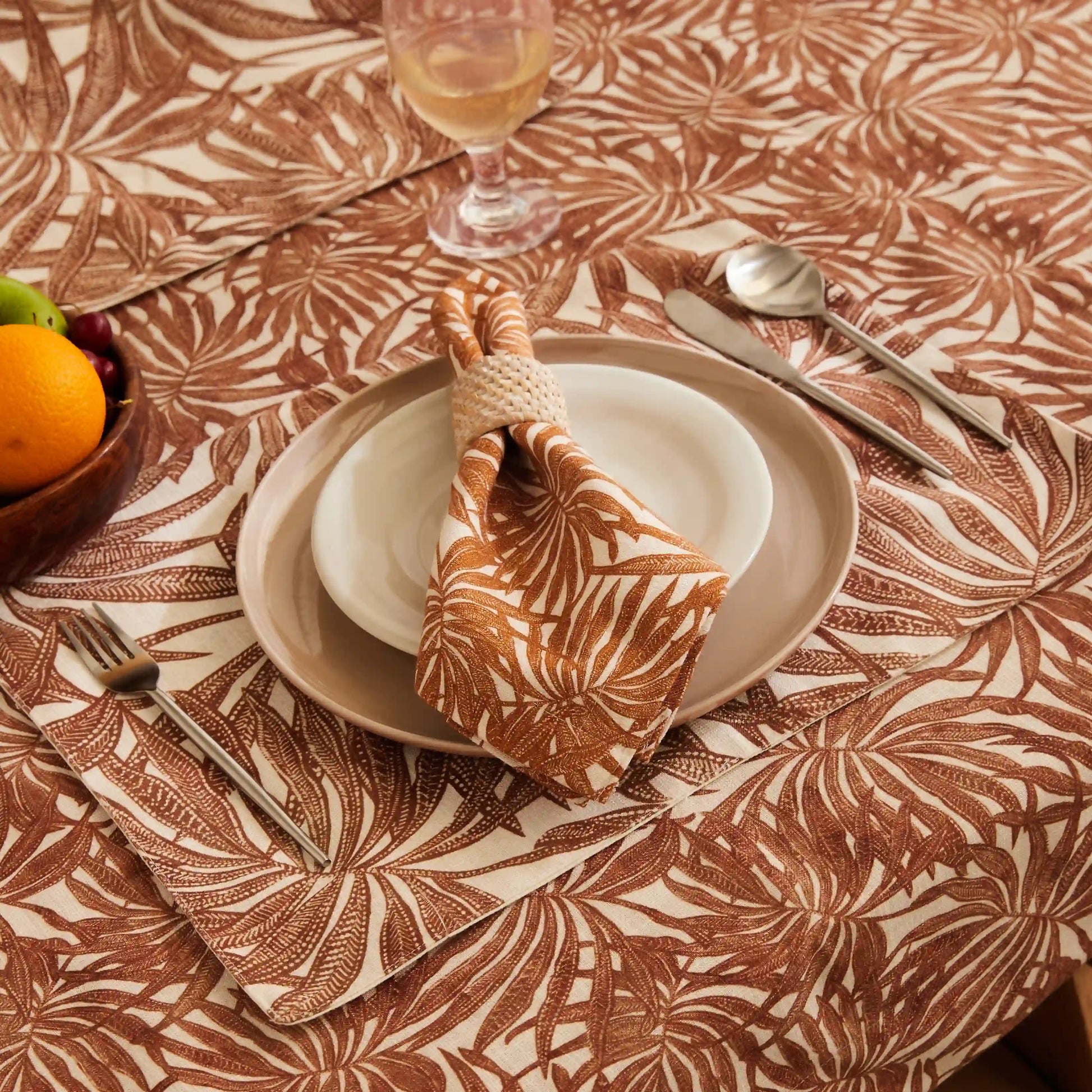 Nonna's Home 100% Polyester Table Cloth Coppery Ferns / Table Cloth (150cm x 150cm)