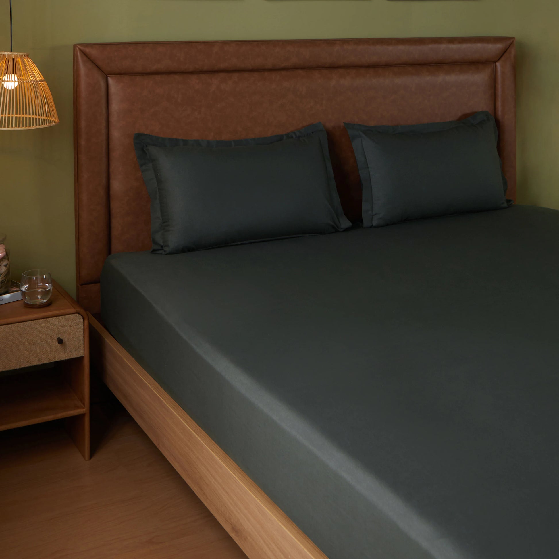 Paleto | Everyday Hues Solid Dyed Cotton Fitted Sheet Set-Dark Grey Dark Grey / King