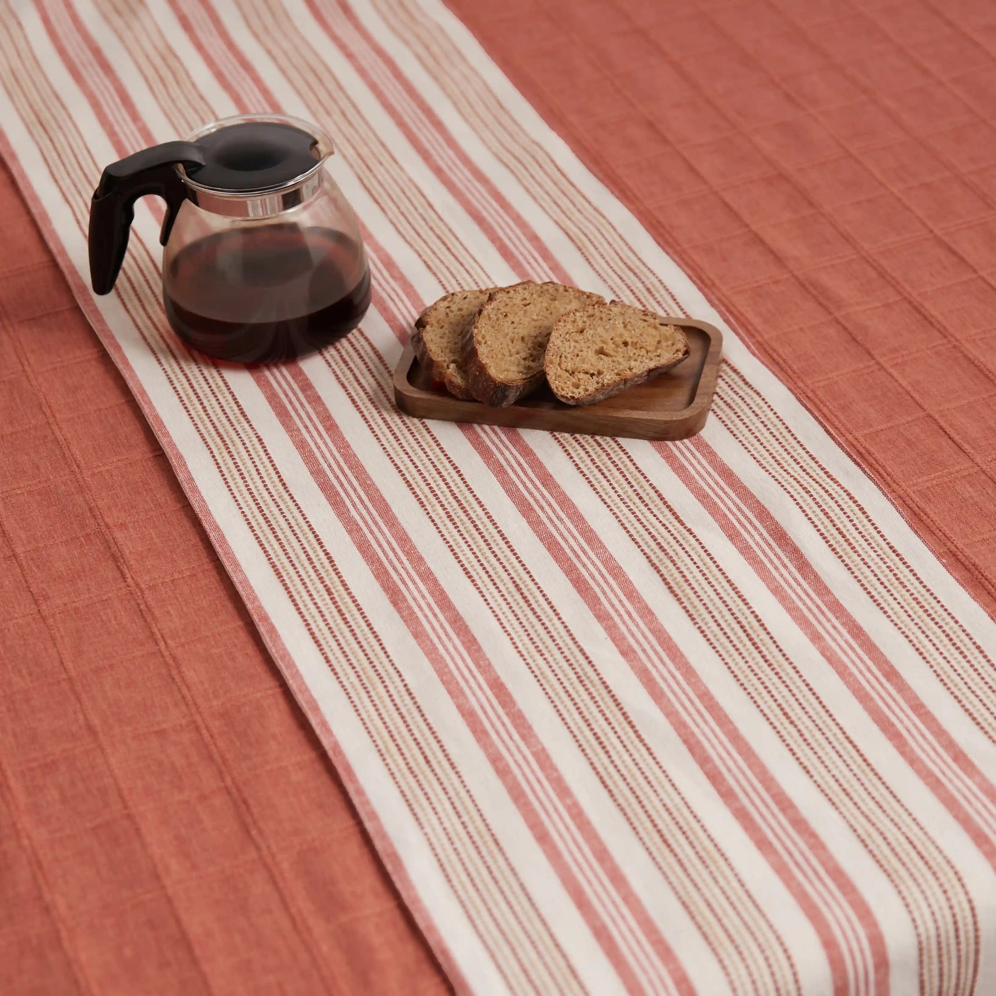 Kaleida Cotton-Polyester Blend Table Runner Red Reveries / Table Runner (34cm x 120cm)
