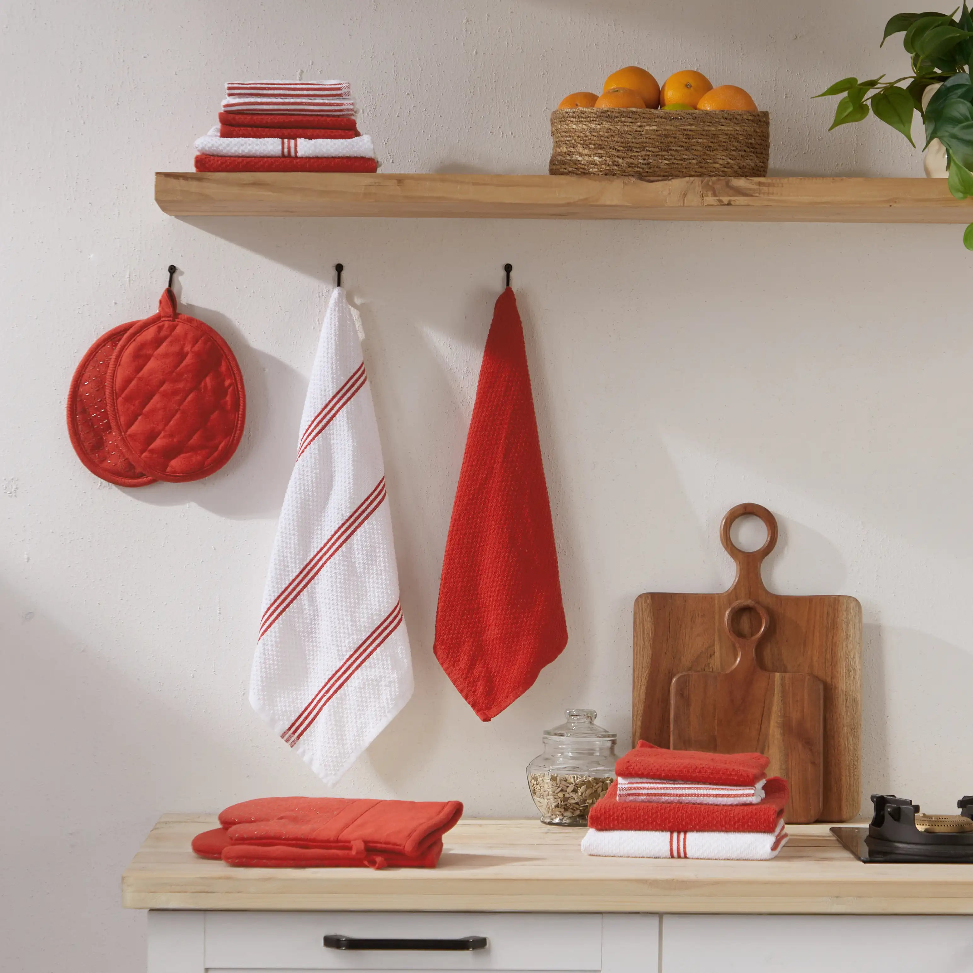 Kaleida 16-Piece Kitchen Linen Set Carmine Chorus