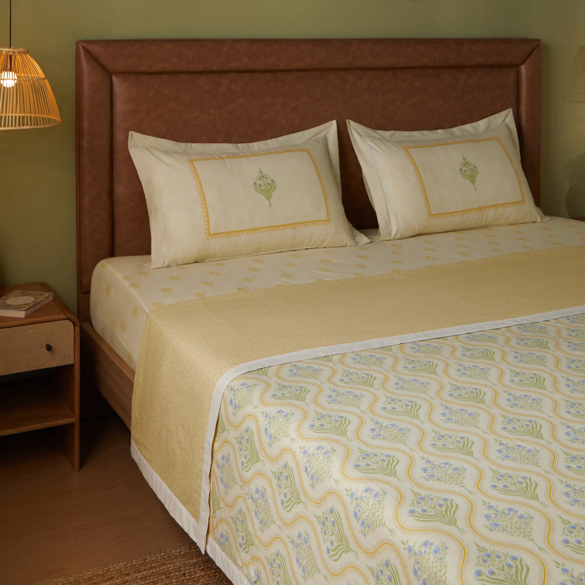 Chippa Lane | Contemporary Indian Print Design Coordinated Bedding Set | Set of Bedsheet & Dohar Mustard / Double
