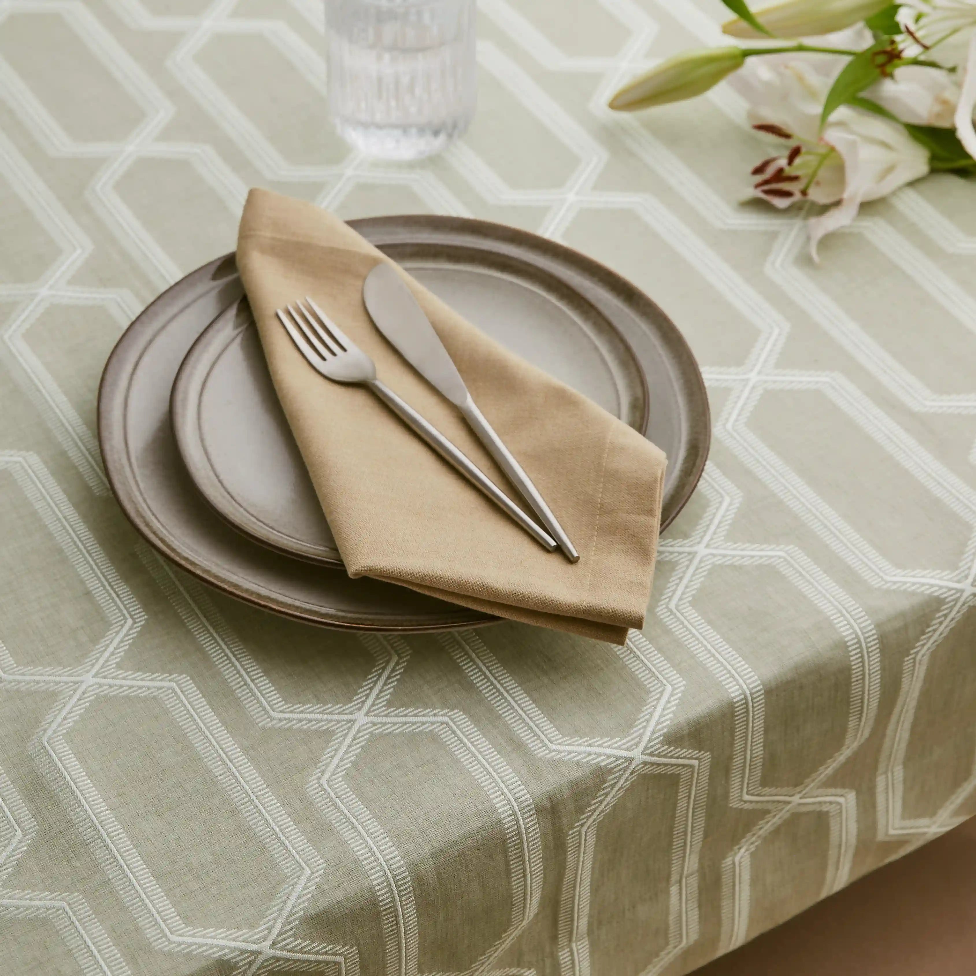 Adonare Printed Table Cloth Cloud Ash / Table Cloth (150cm x 150cm)