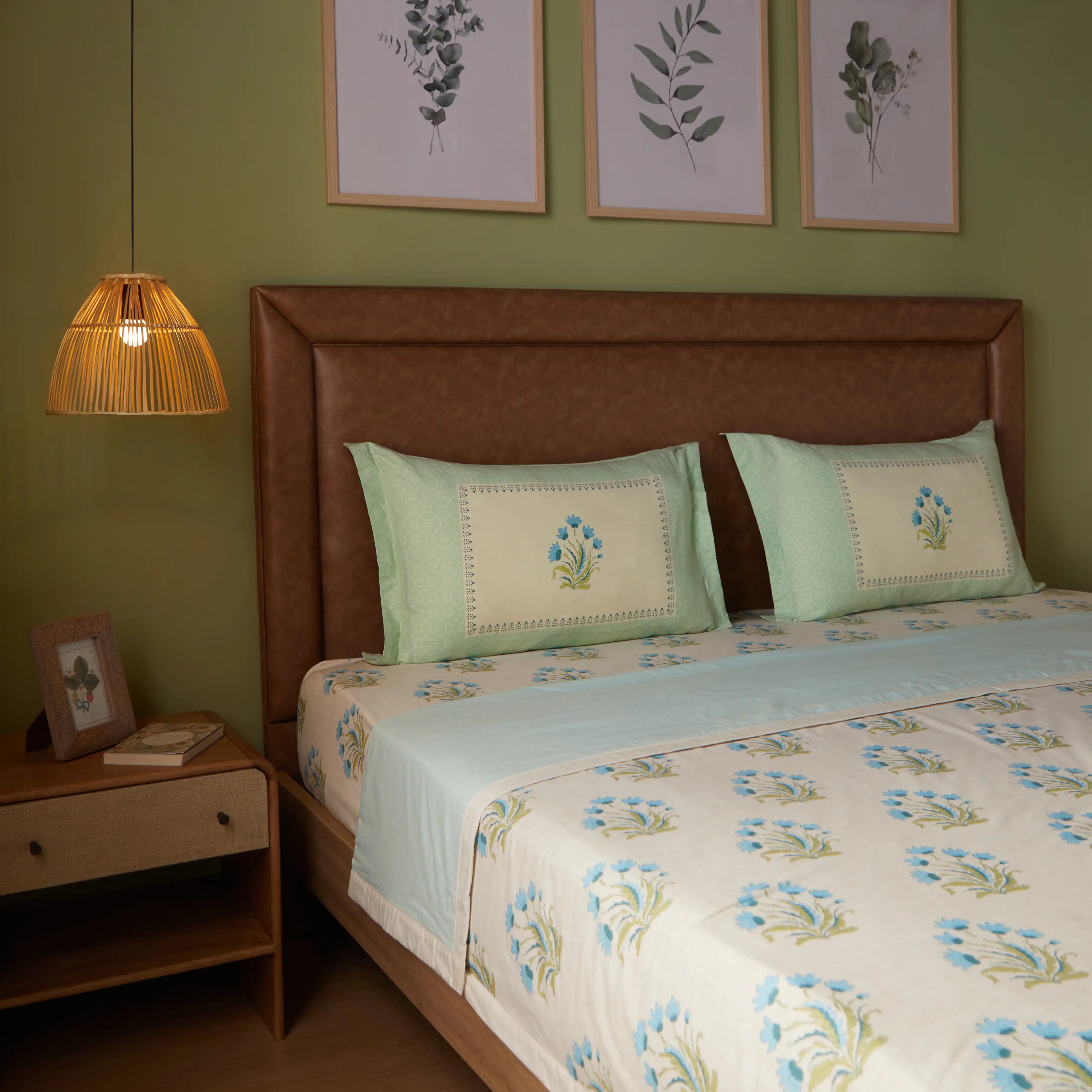 Chippa Lane | Contemporary Indian Print Design Coordinated Bedding Set | Set of Bedsheet & Dohar Indian Sage / Double