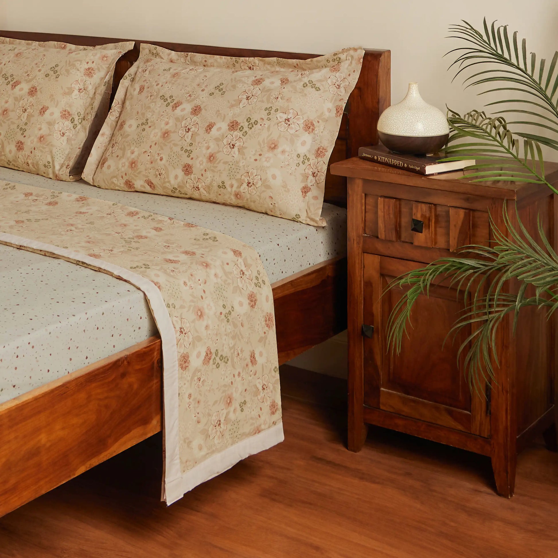 Mishella Printed Cream Bedding Set-2 (Dbl Bedsheet + 2 Sgl Dohar) Cream / Double