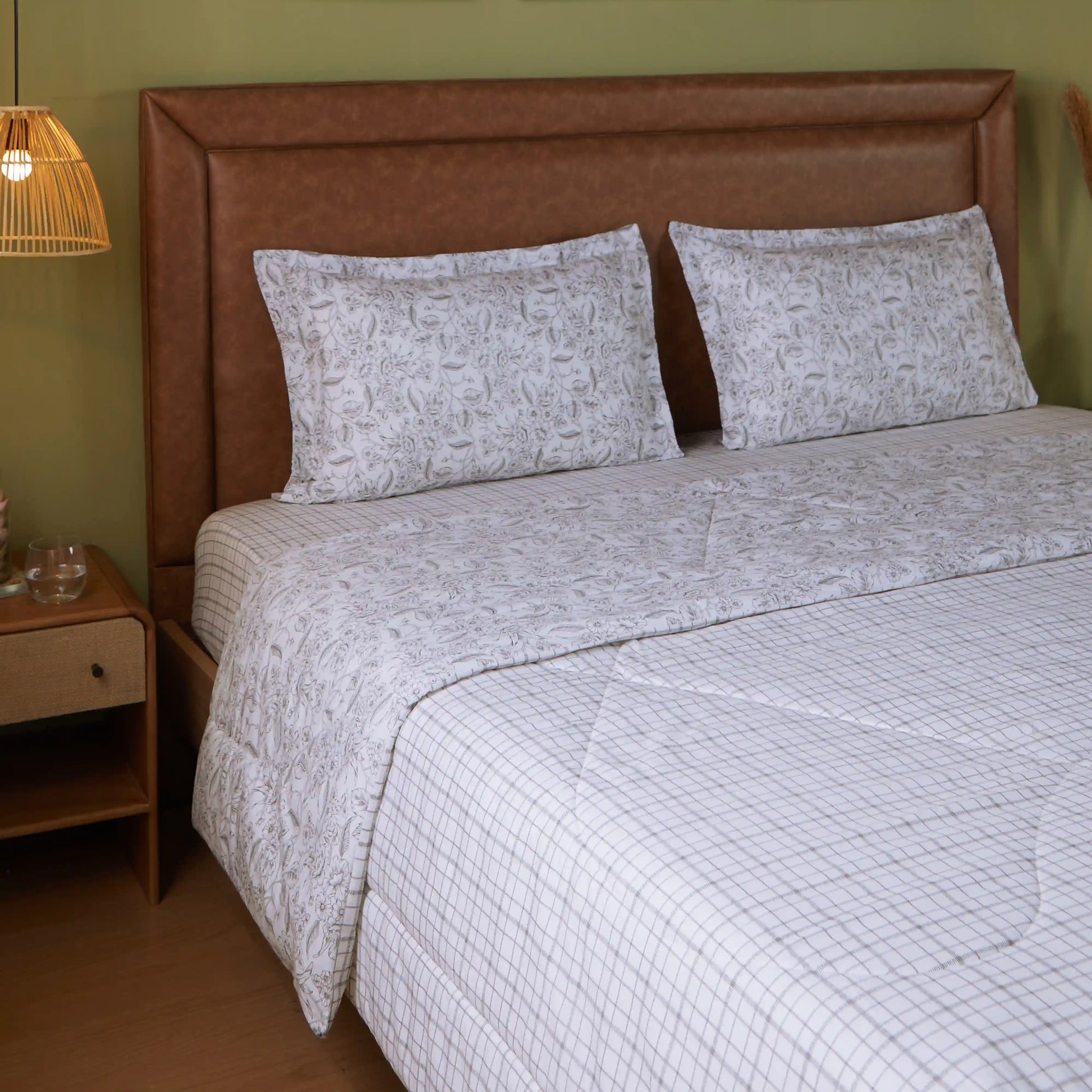 Mishella Printed Charcoal Checks Bedding Set-3 (Dbl Bedsheet + Dbl Comforter) Charcoal Checks / Double
