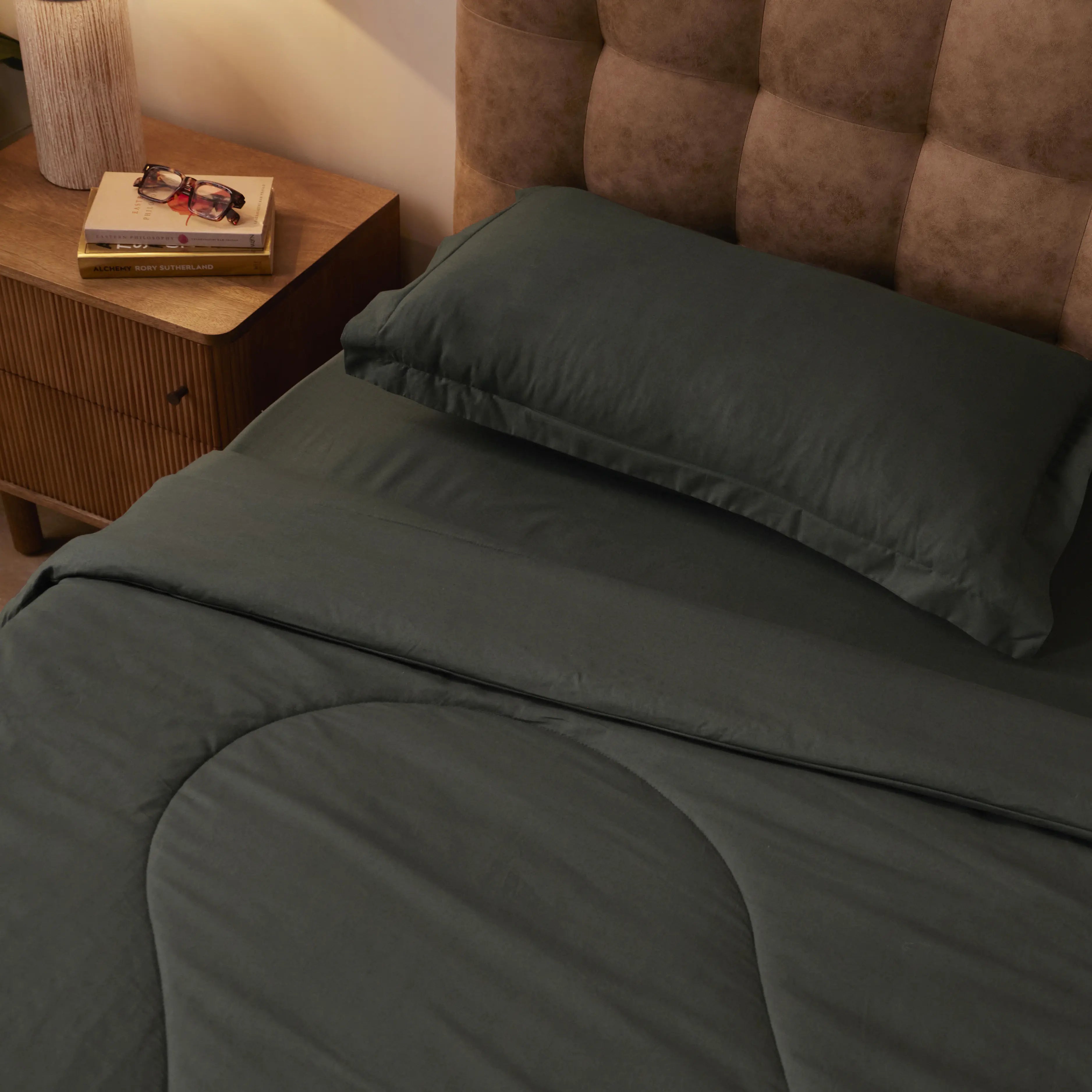Paleto | Everyday Hues Cotton Solid Dyed 120GSM Comforter-Dark Grey Dark Grey / Single