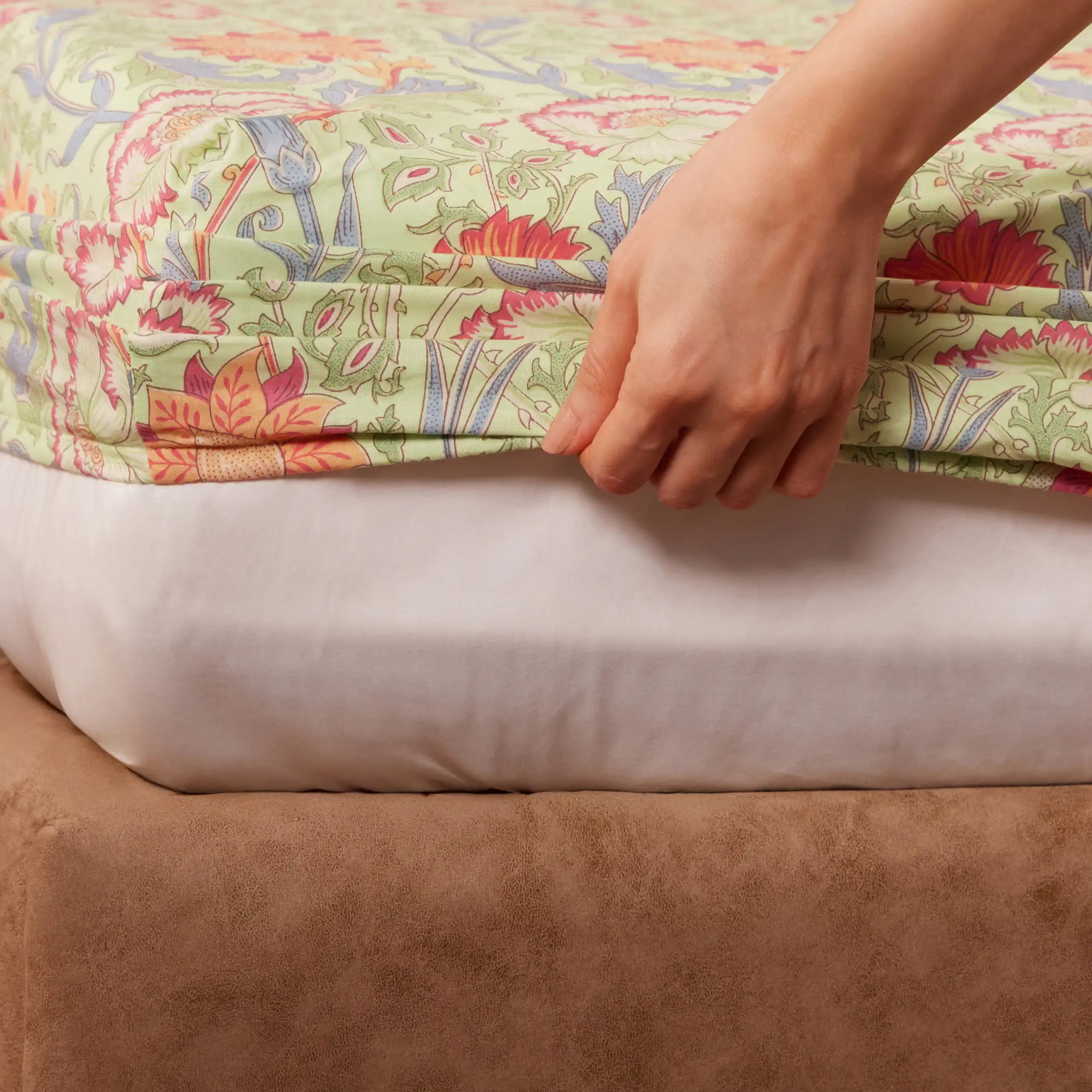 Chippa Lane | Contemporary Indian Print Design Cotton Fitted Sheet Set-Green Green / Queen