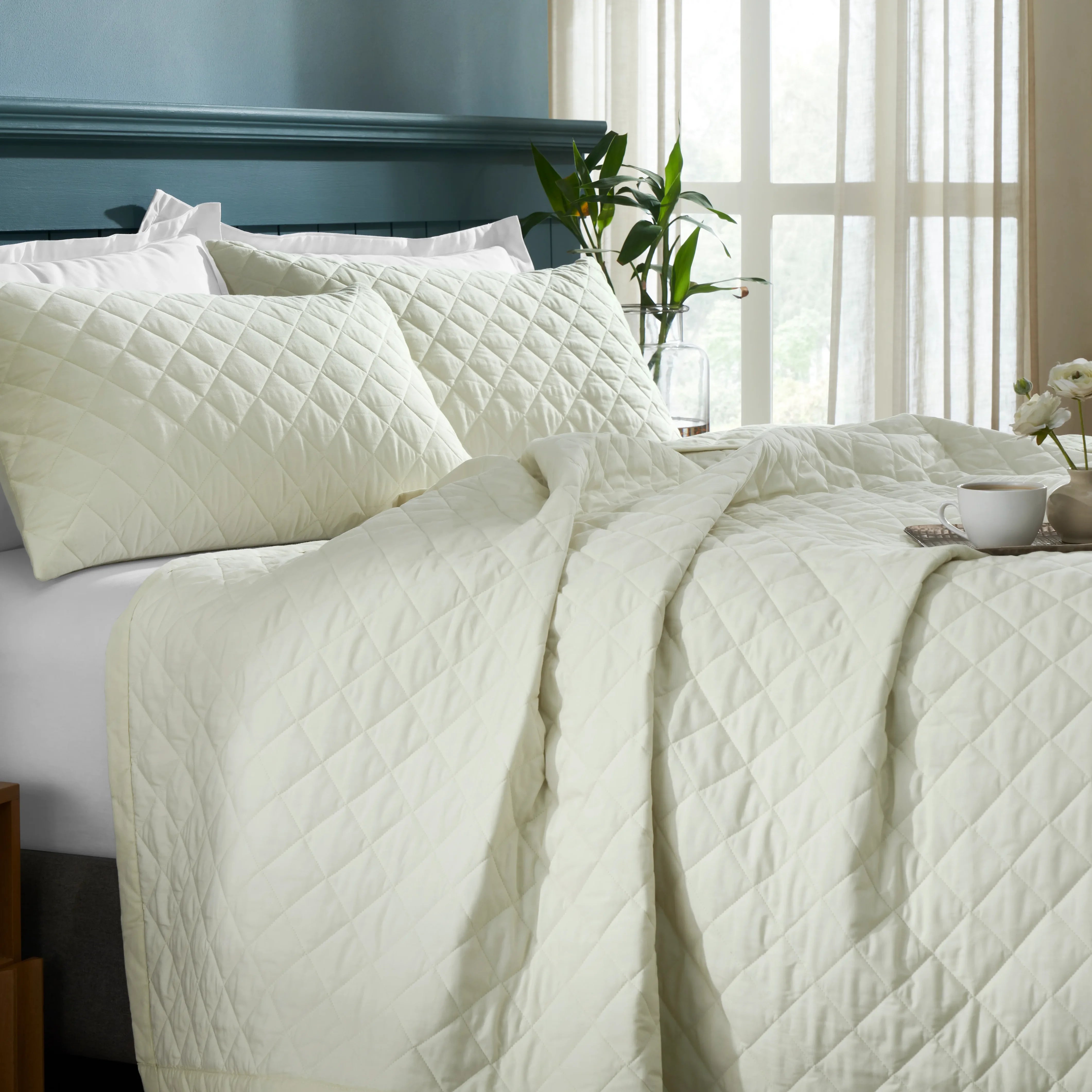 Nuvola | Luxurious Solid Dyed Diamond Quilted Cotton Bedcover Set Ivory