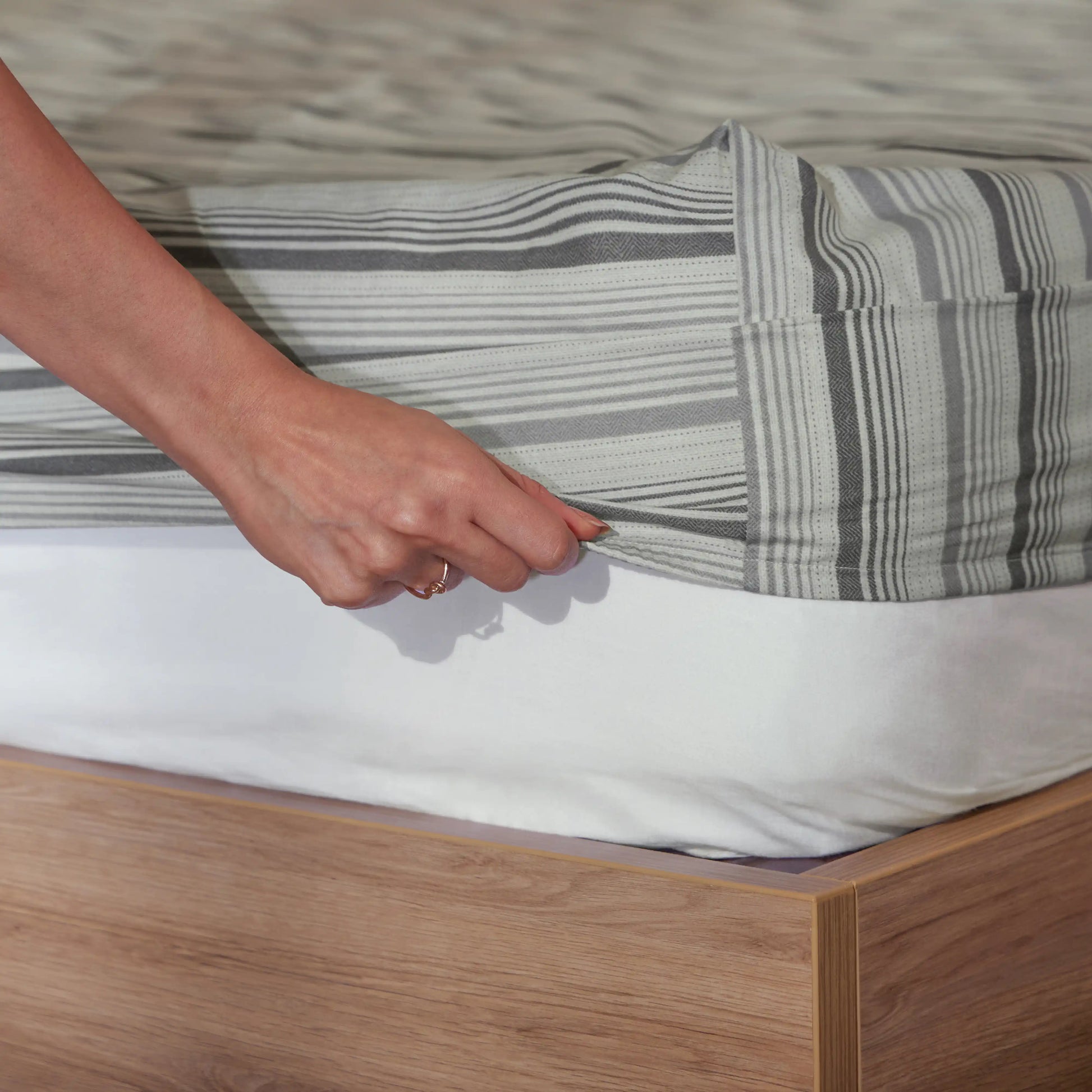 Threadscapes Printed Fitted Sheet Set-Black & White Black & White / King