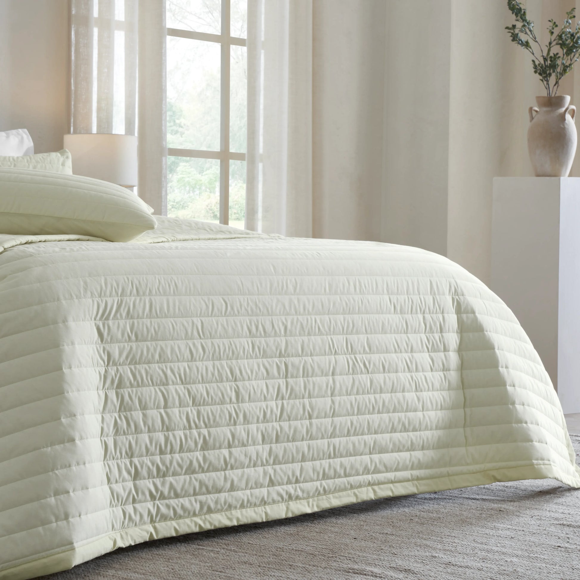 Nuvola | Luxurious Solid Dyed Straight Quilted Cotton Bedcover Set Ivory