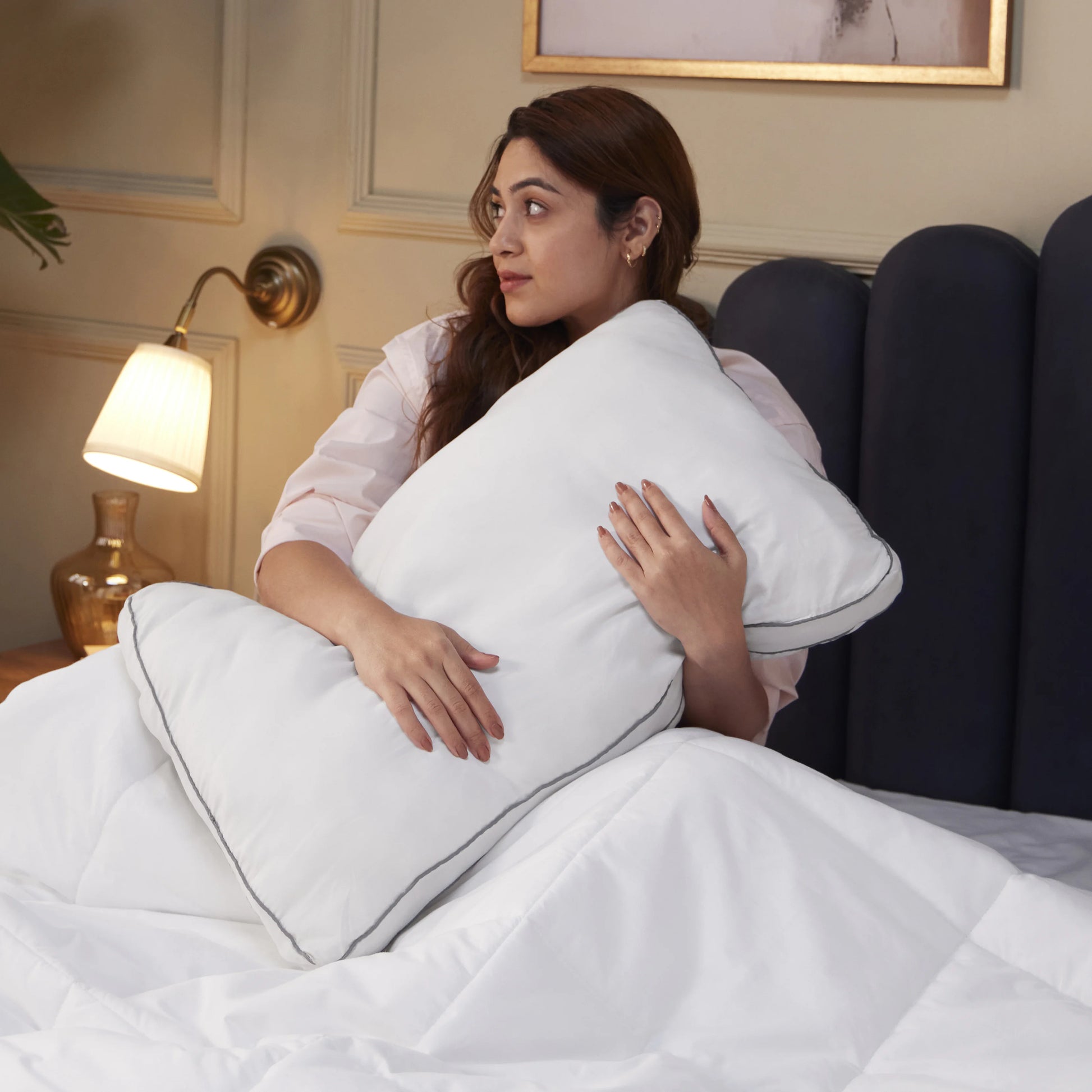 Cloud Nine White Solid Gusseted Pillow Filler Moonlight White / Pillow Filler (46cm x 69cm)