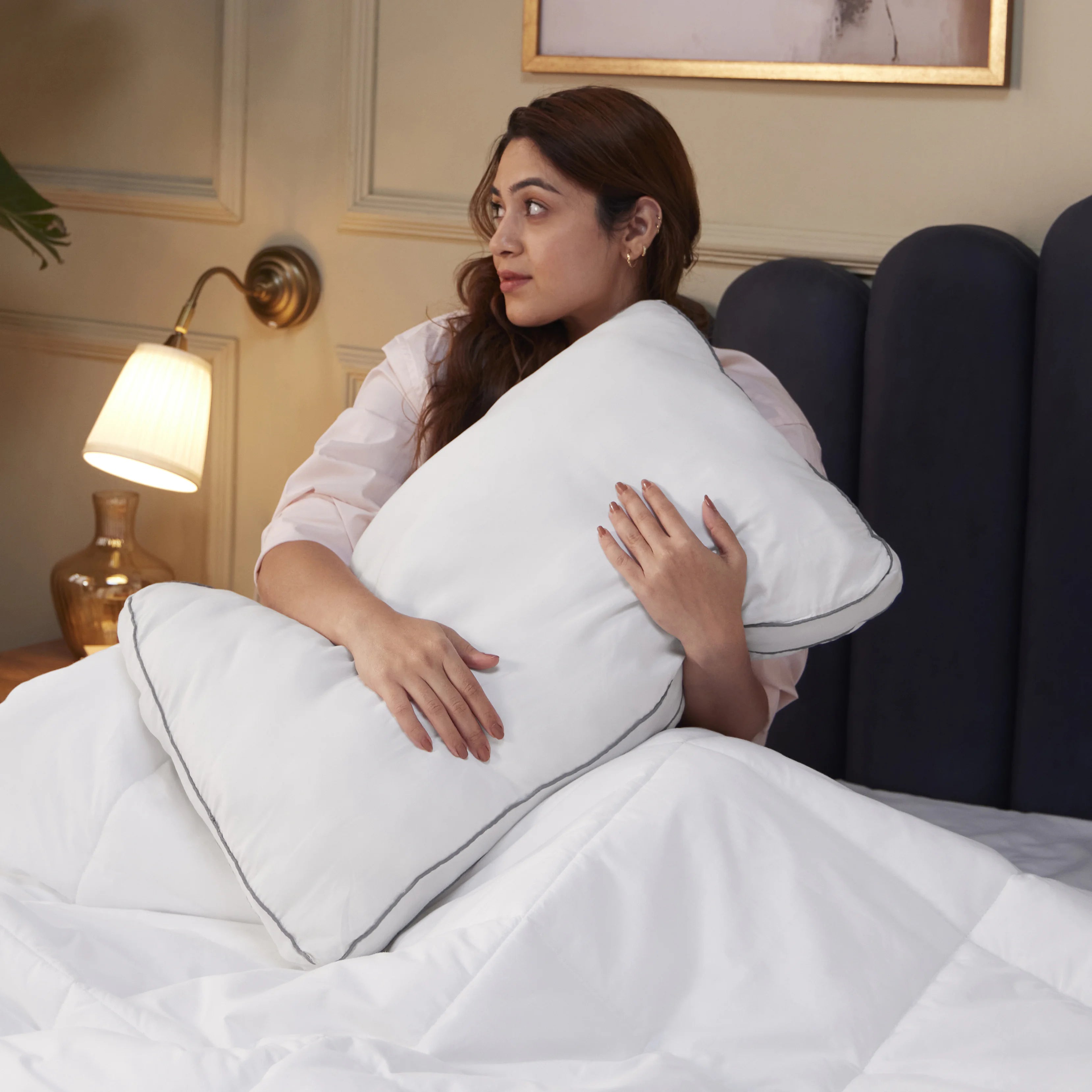 Cloud Nine White Solid Gusseted Pillow Filler Moonlight White / Pillow Filler (46cm x 69cm)