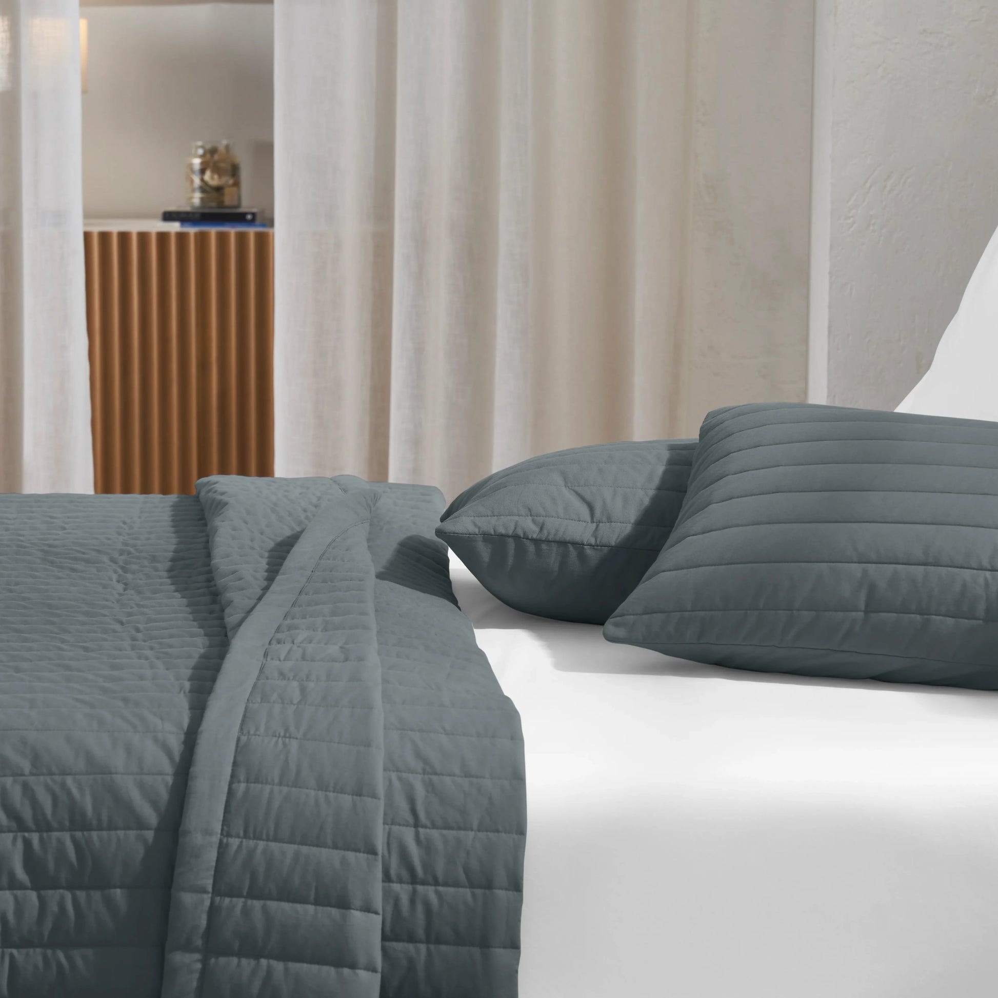 Nuvola | Luxurious Solid Dyed Straight Quilted Cotton Bedcover Set Charcoal