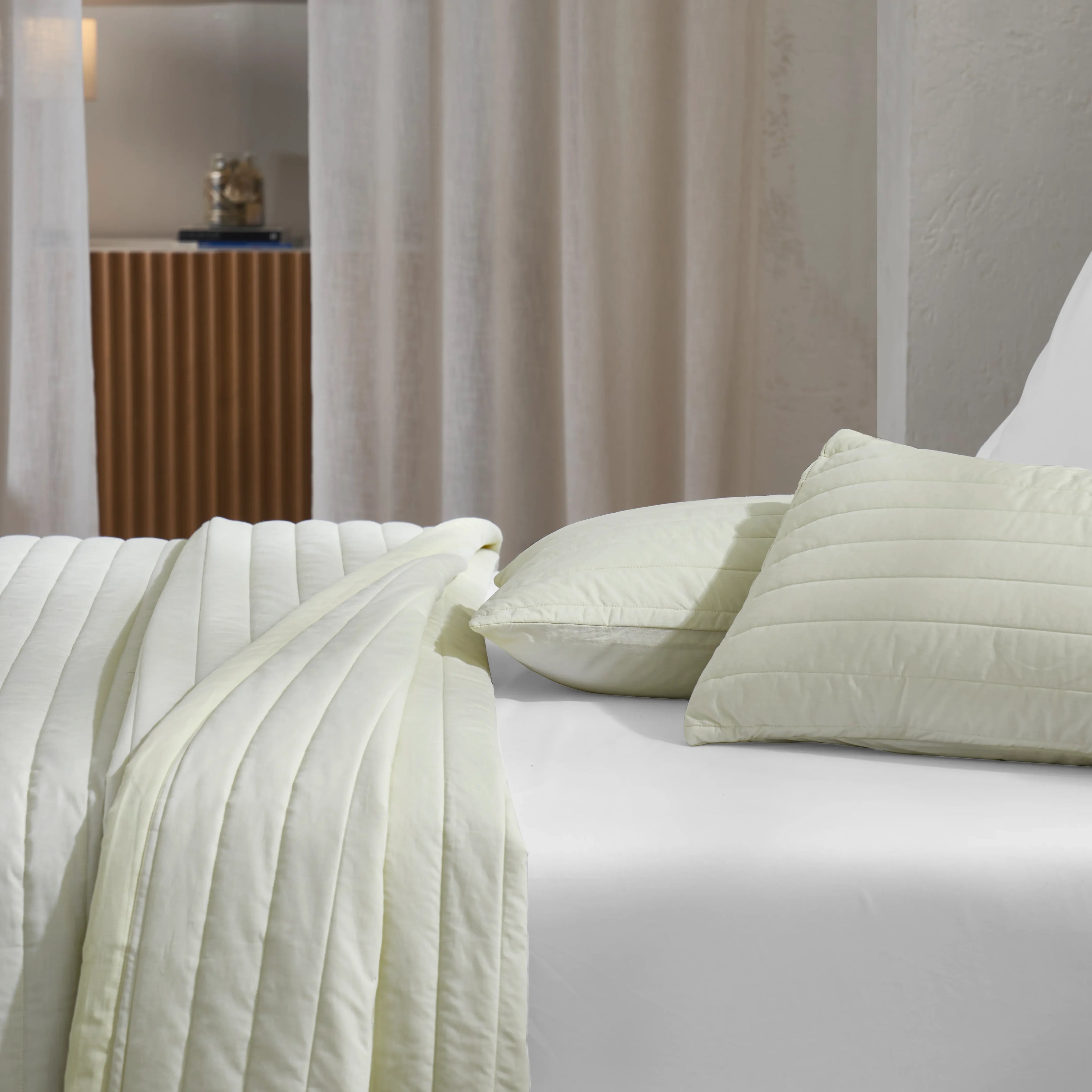 Nuvola | Luxurious Solid Dyed Straight Quilted Cotton Bedcover Set Ivory